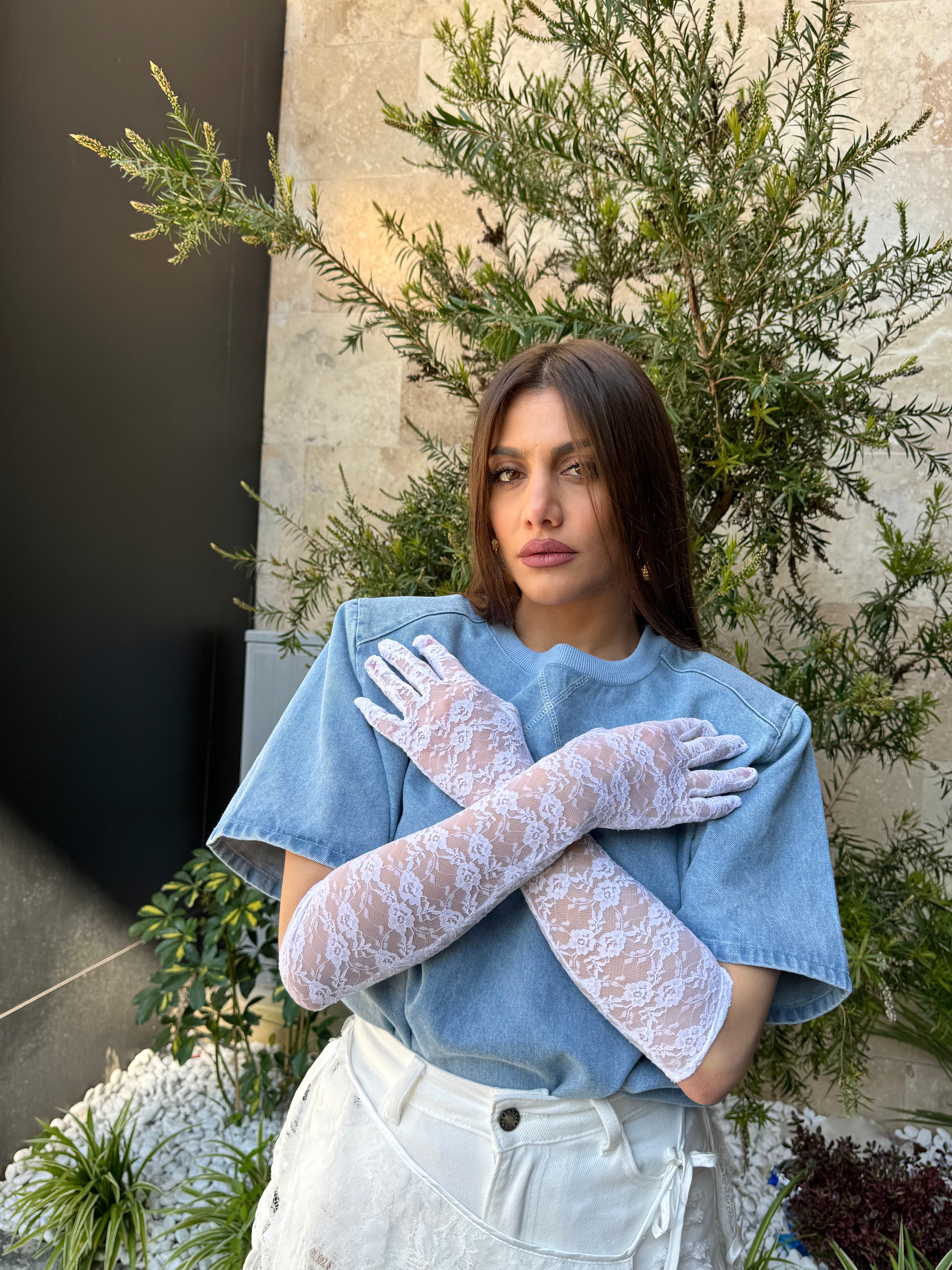 T-shirt denim con guanti in pizzo