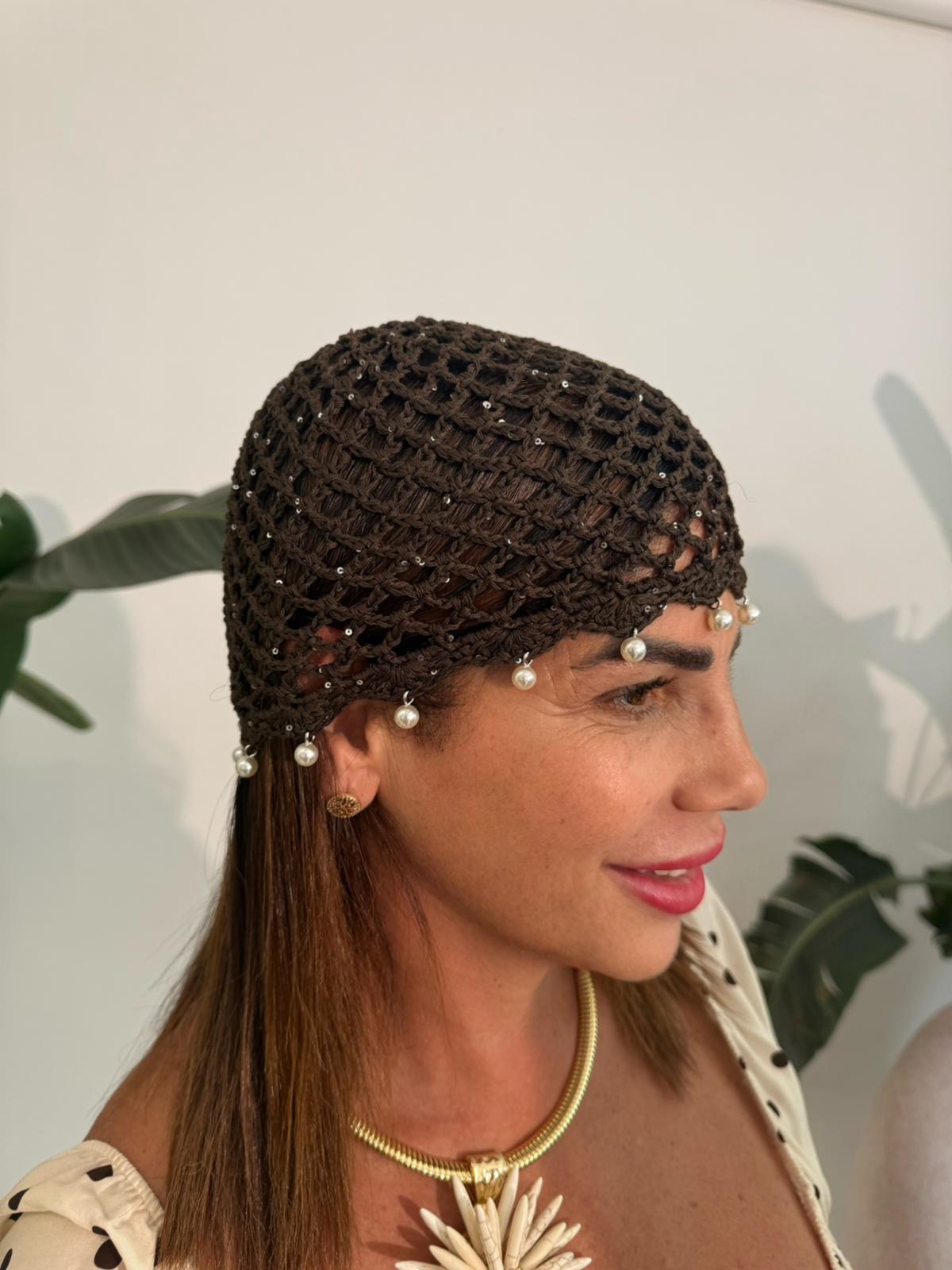 Cappello in maglia con perline