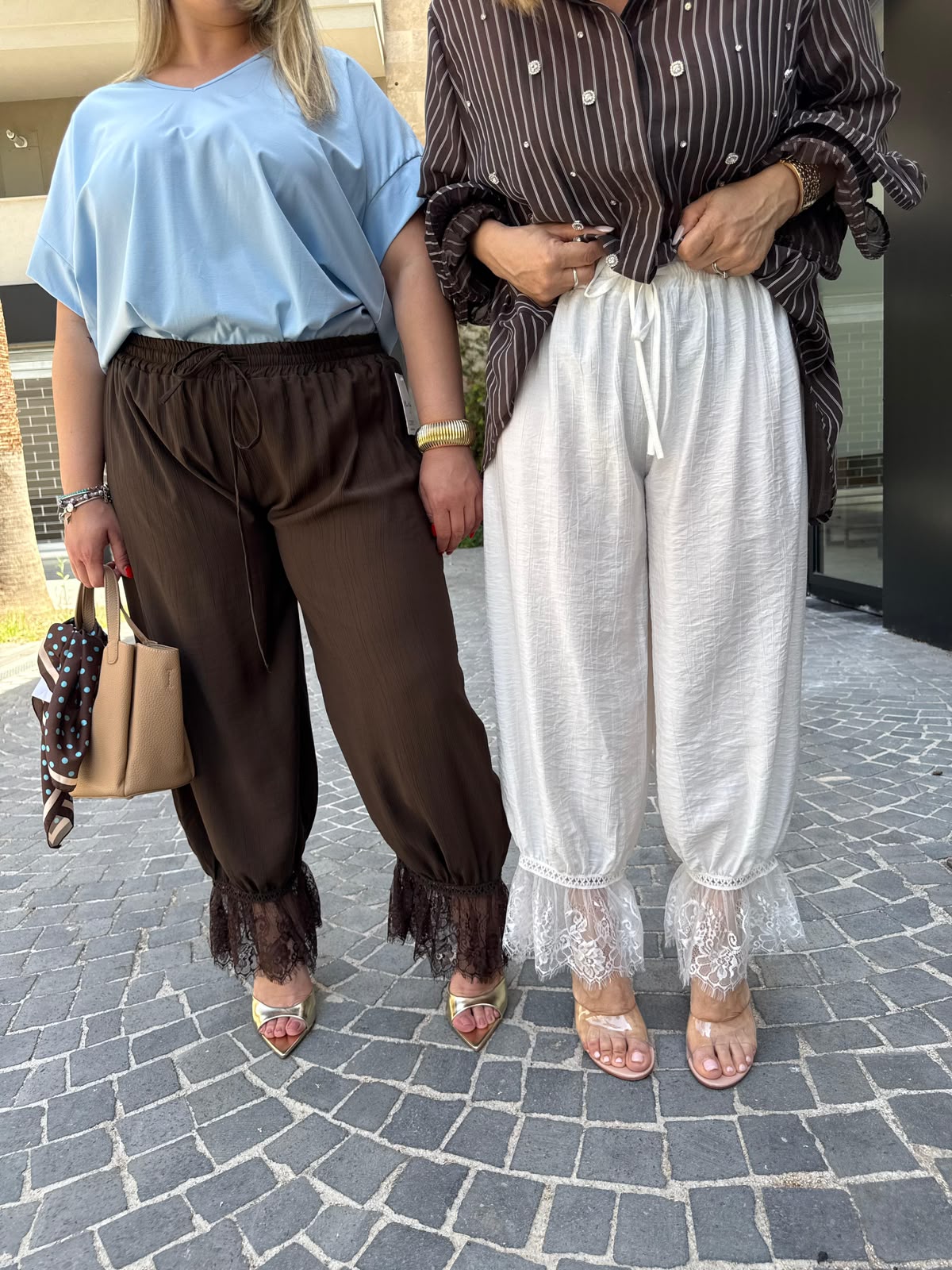 Pantalone con fondo in pizzo