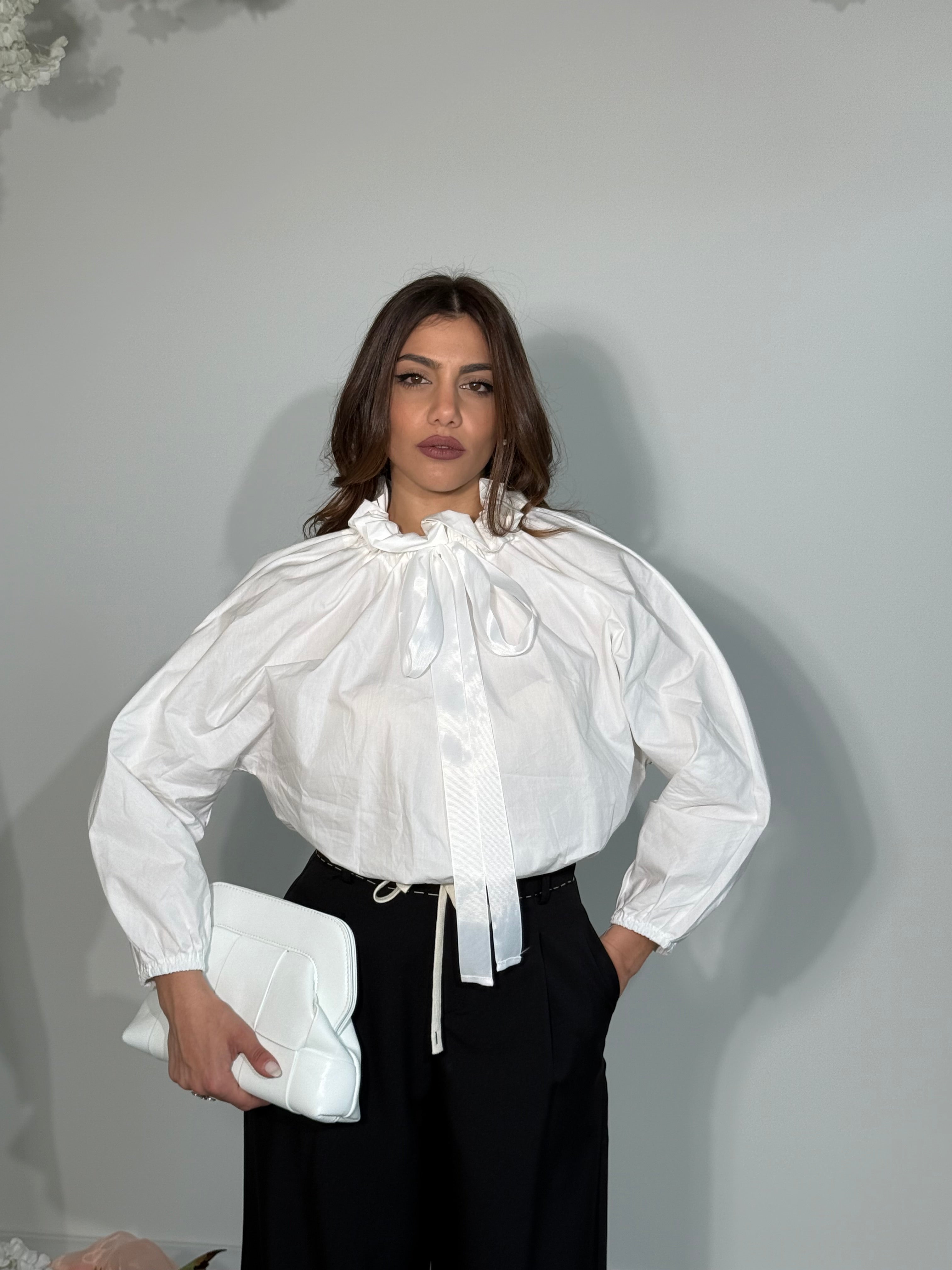 Camicia corta con laccio