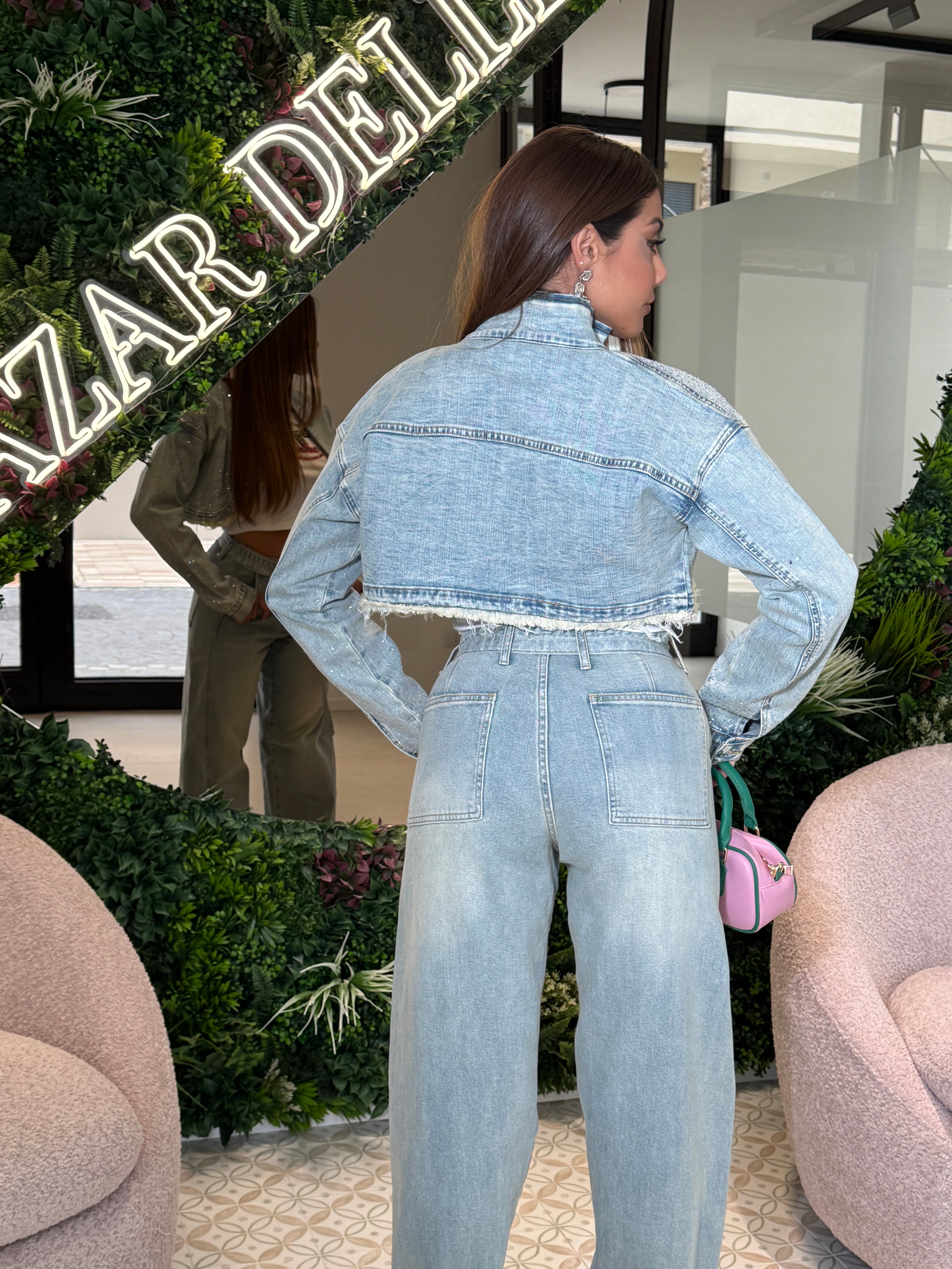 Giubbino crop denim con strass