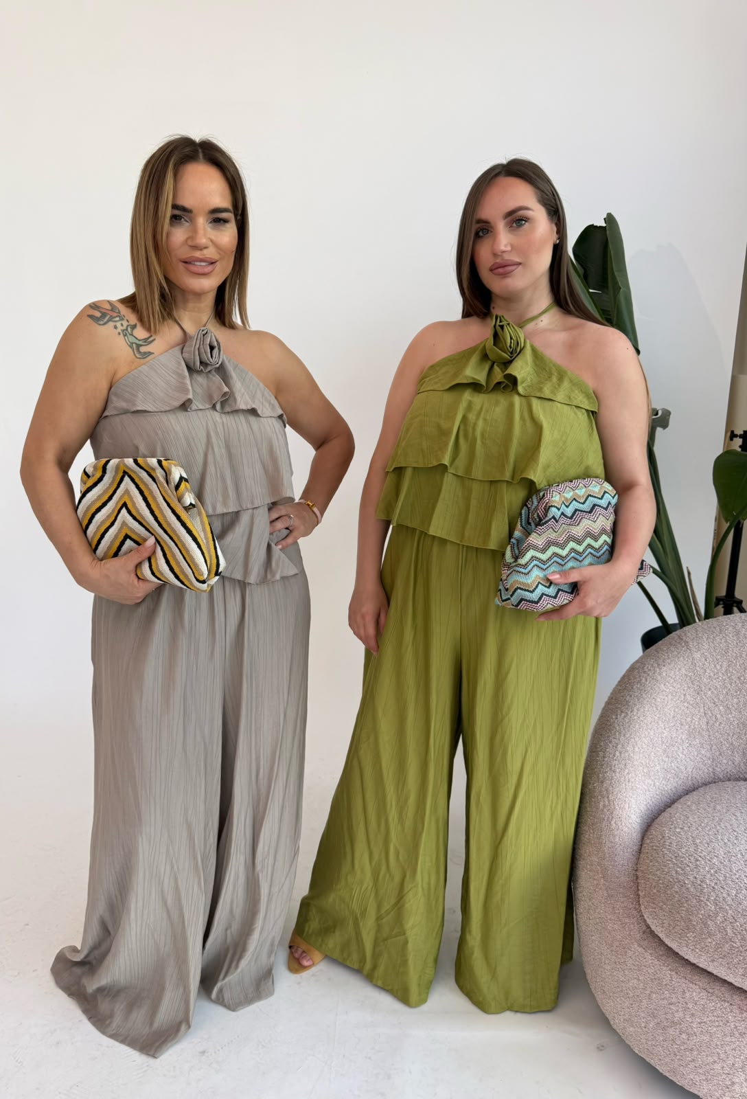 Tuta in lino con rosa curvy