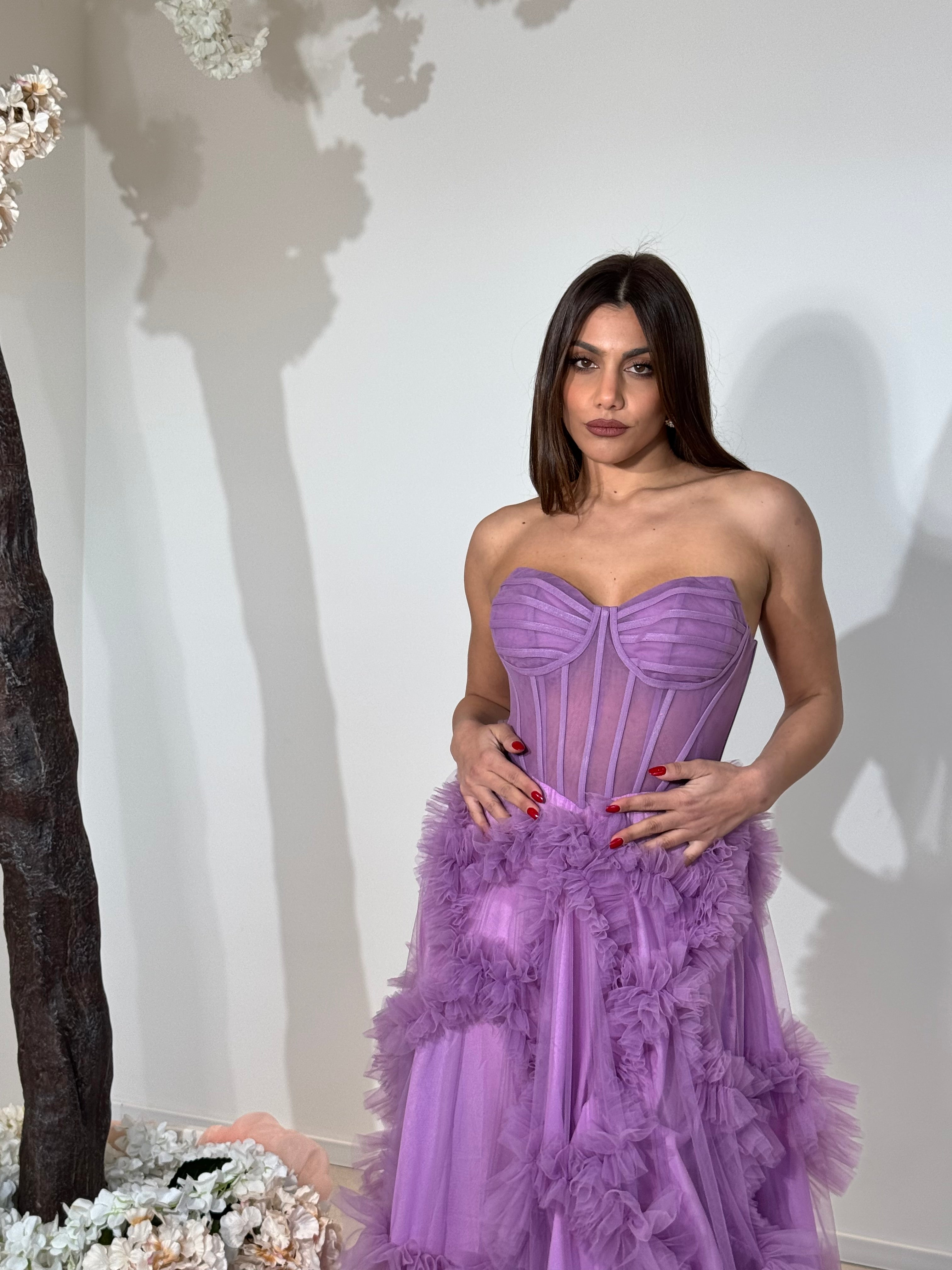 Abito lungo in tulle con corpetto viola