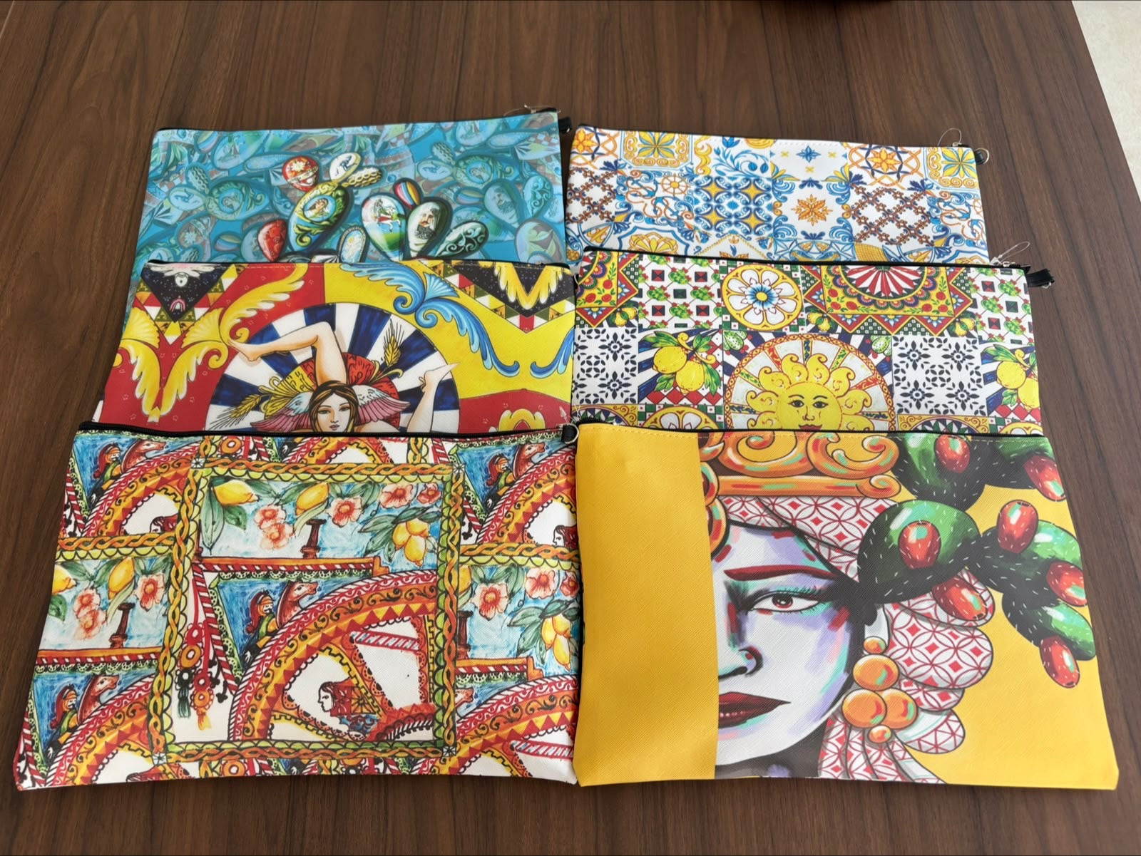 Pochette (scelta casuale)