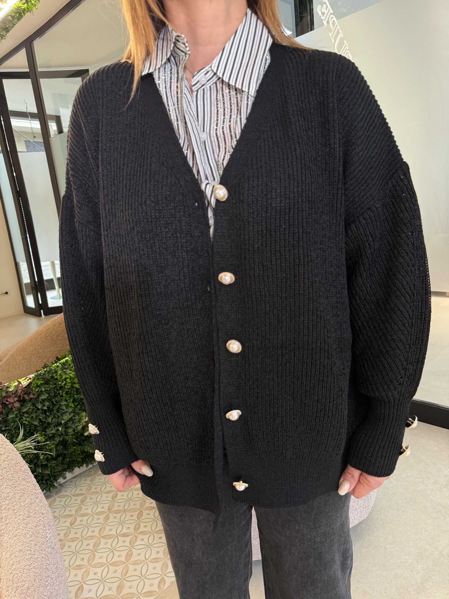 Cardigan con bottoni perle e oro
