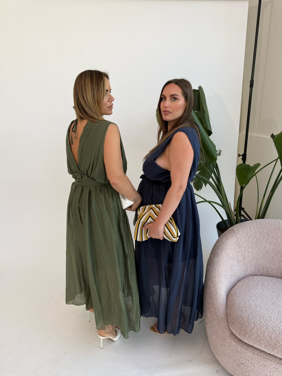 Abito midi velato curvy
