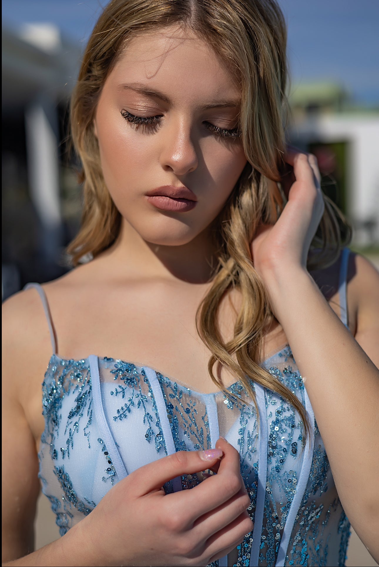 Abito a sirena con tulle laterale