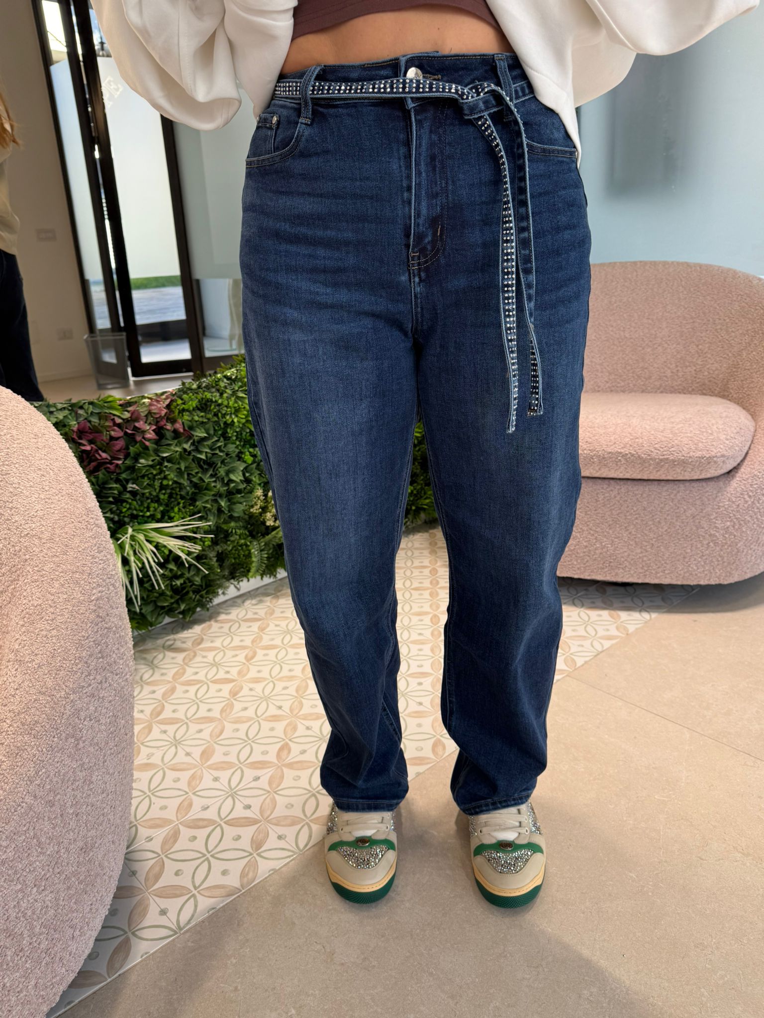 Jeans ballon con laccio strass