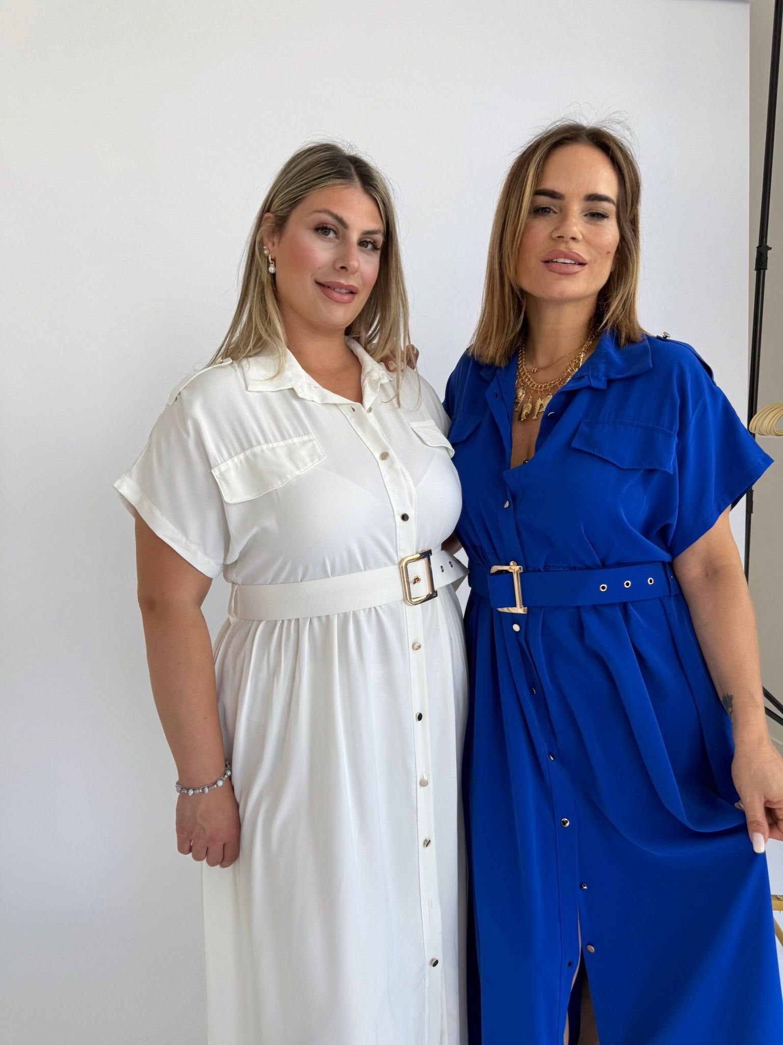 Abito camicia con cintura curvy