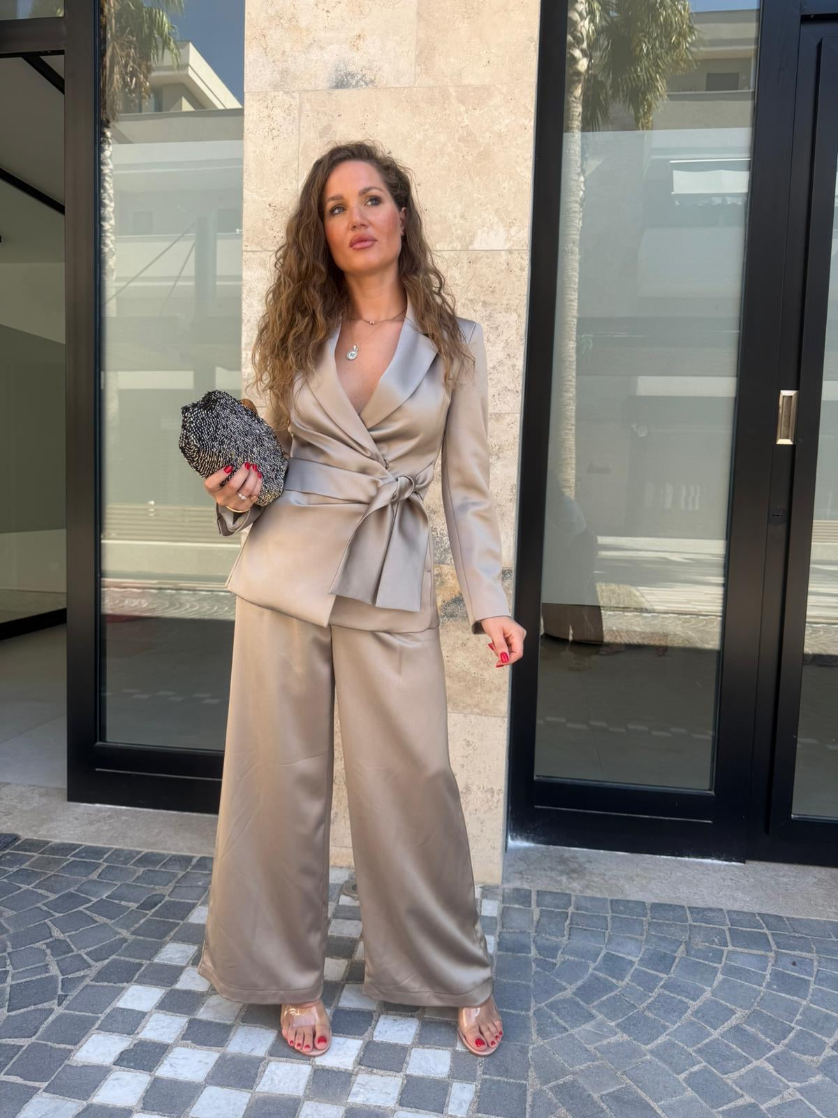 Tailleur in raso by Lumina