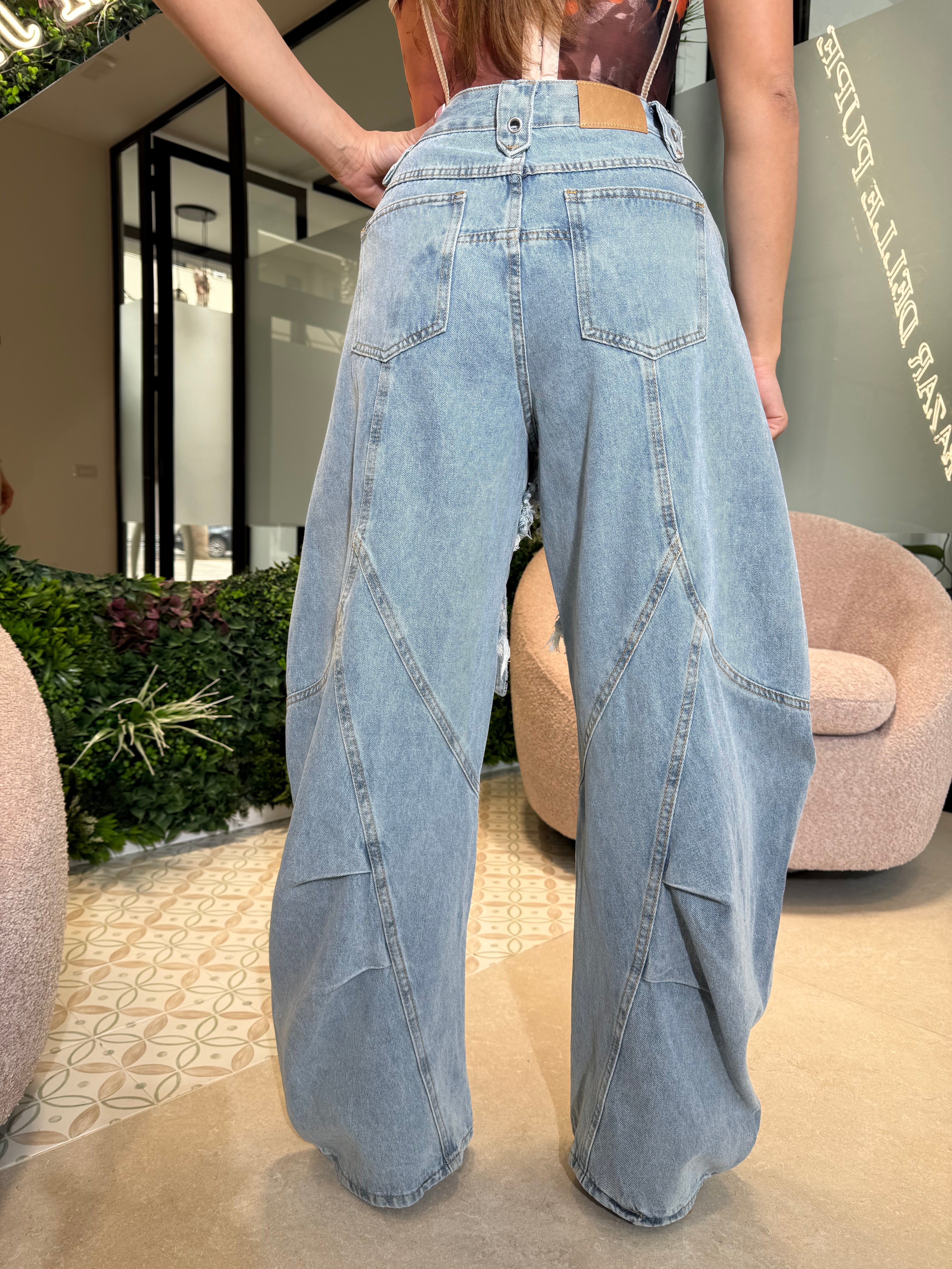 Jeans ballon sfrangiato