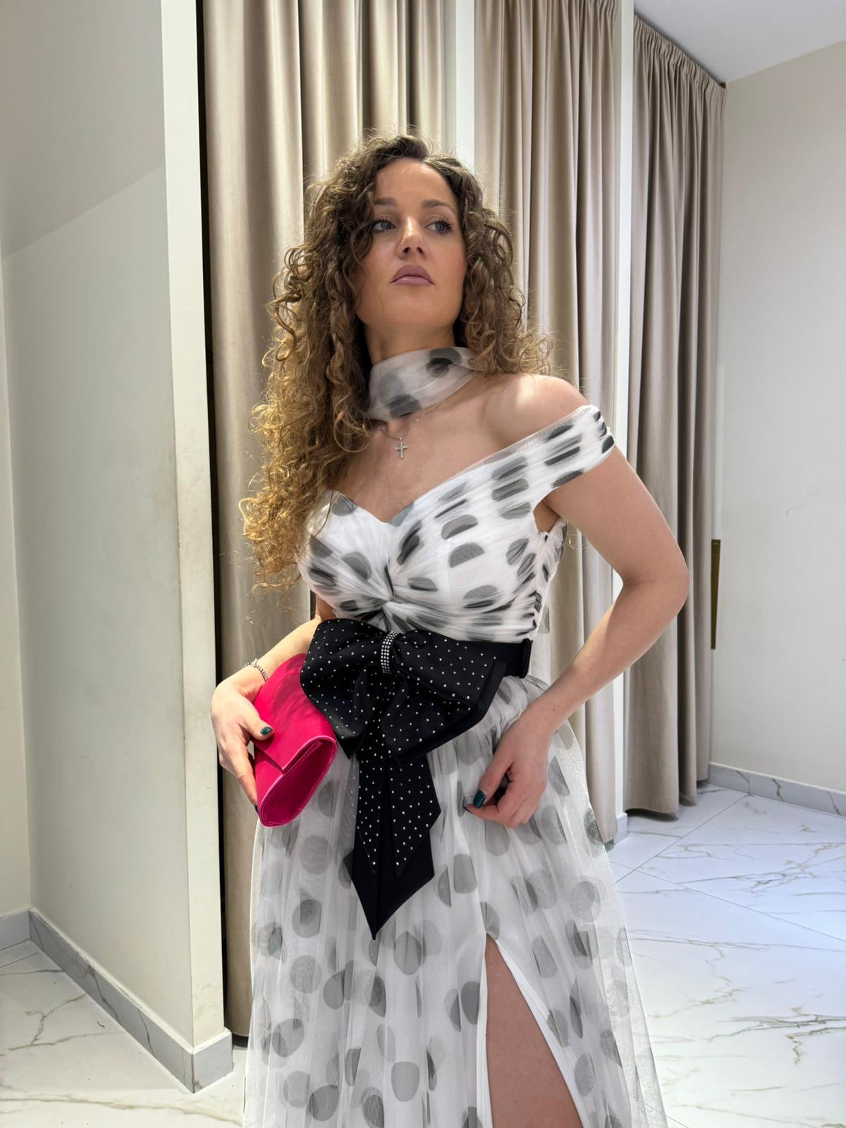 Abito lungo con fantasia pois