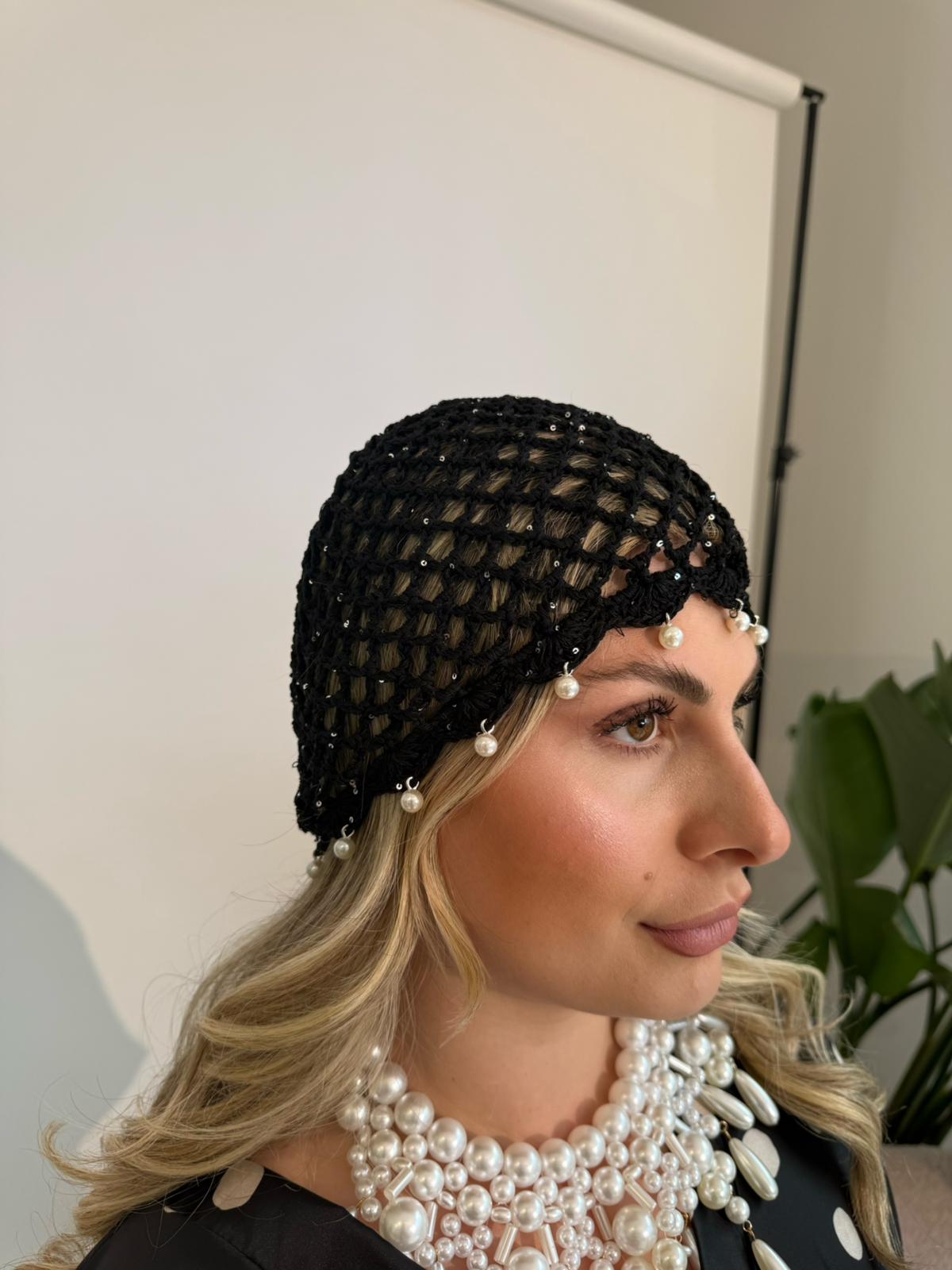 Cappello in maglia con perline