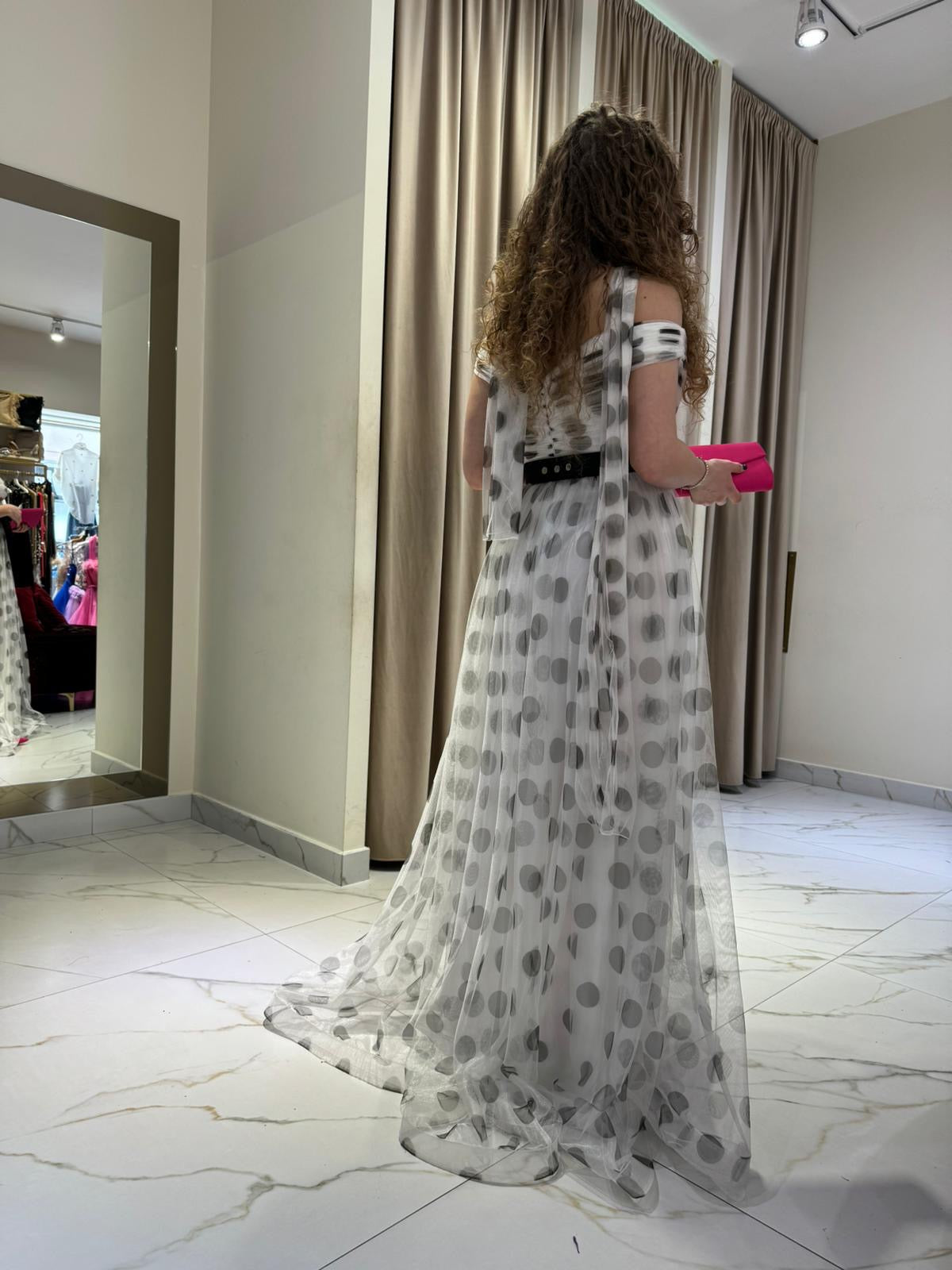 Abito lungo con fantasia pois