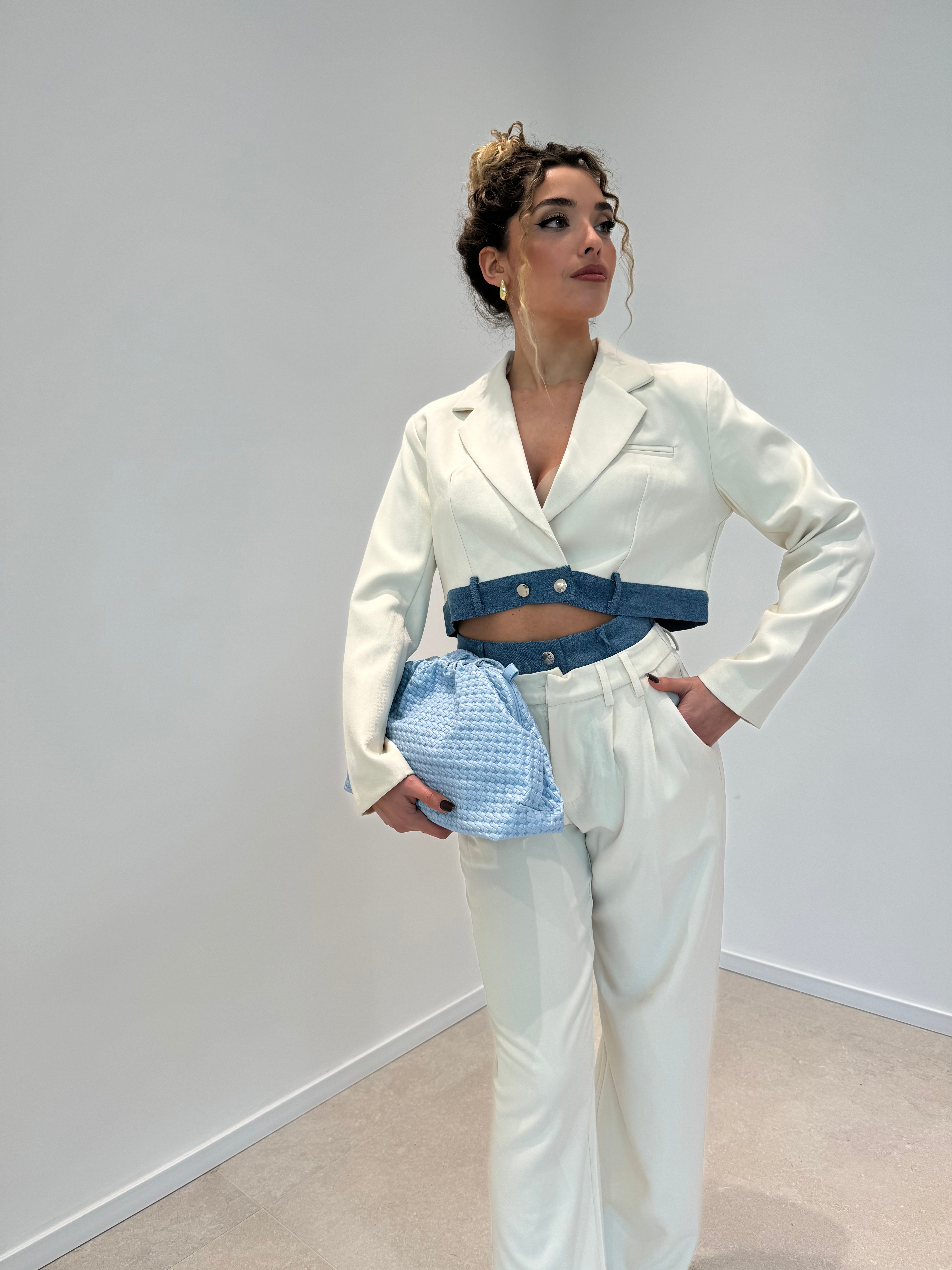 Tailleur con dettagli denim