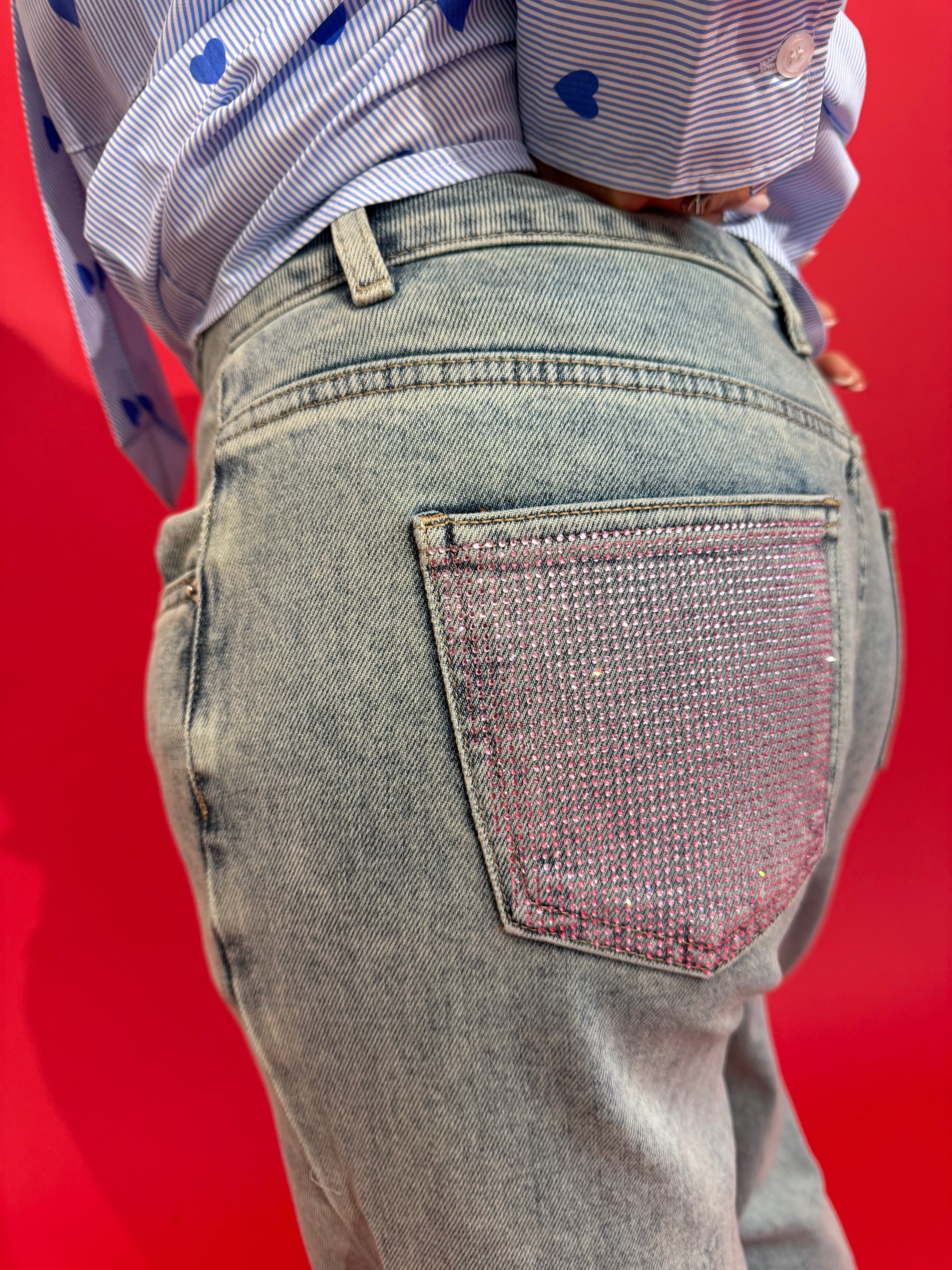Jeans con tasca strass rosa curvy
