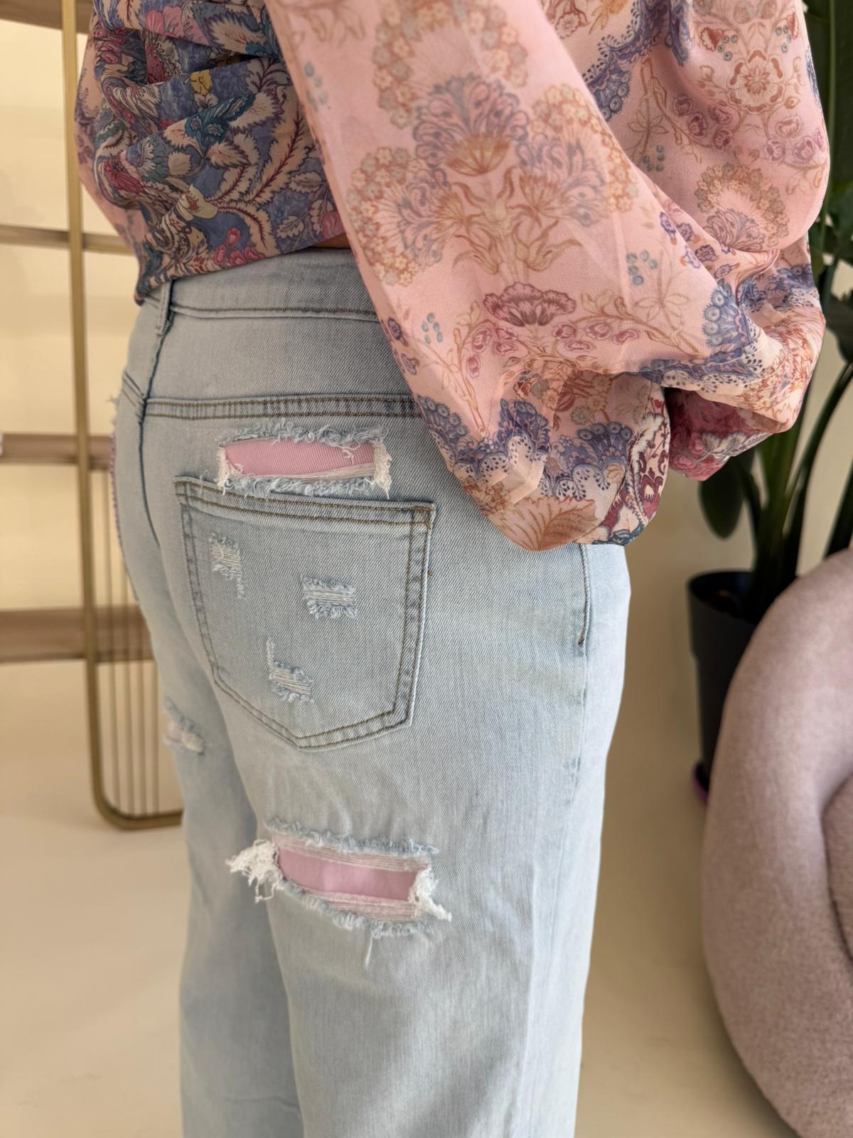 Jeans palazzo con dettagli rosa curvy