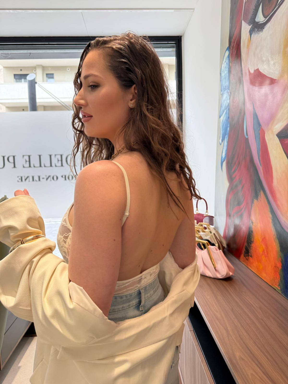 Body in pizzo con schiena scoperta