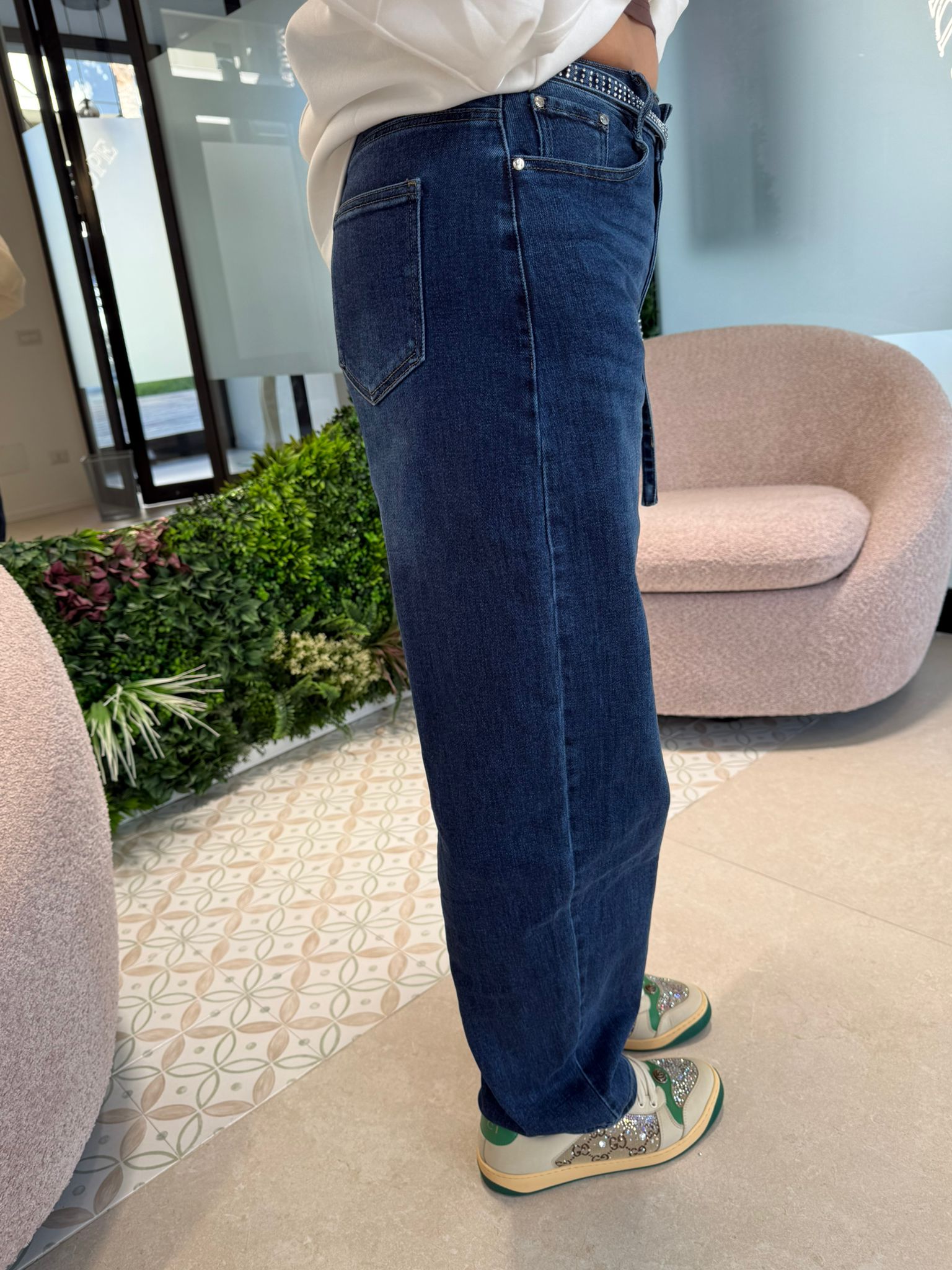 Jeans ballon con laccio strass