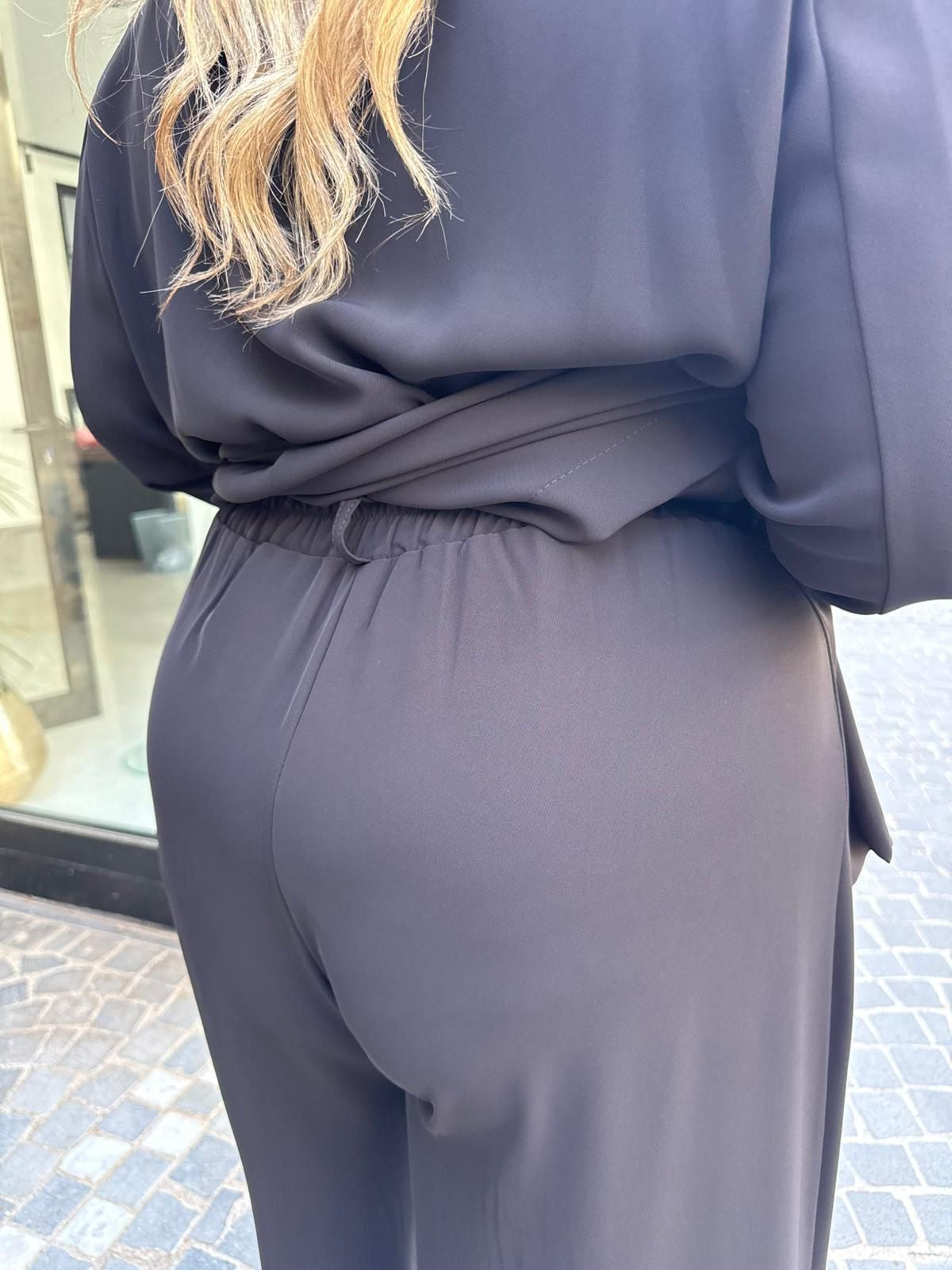 Tailleur con cintura curvy