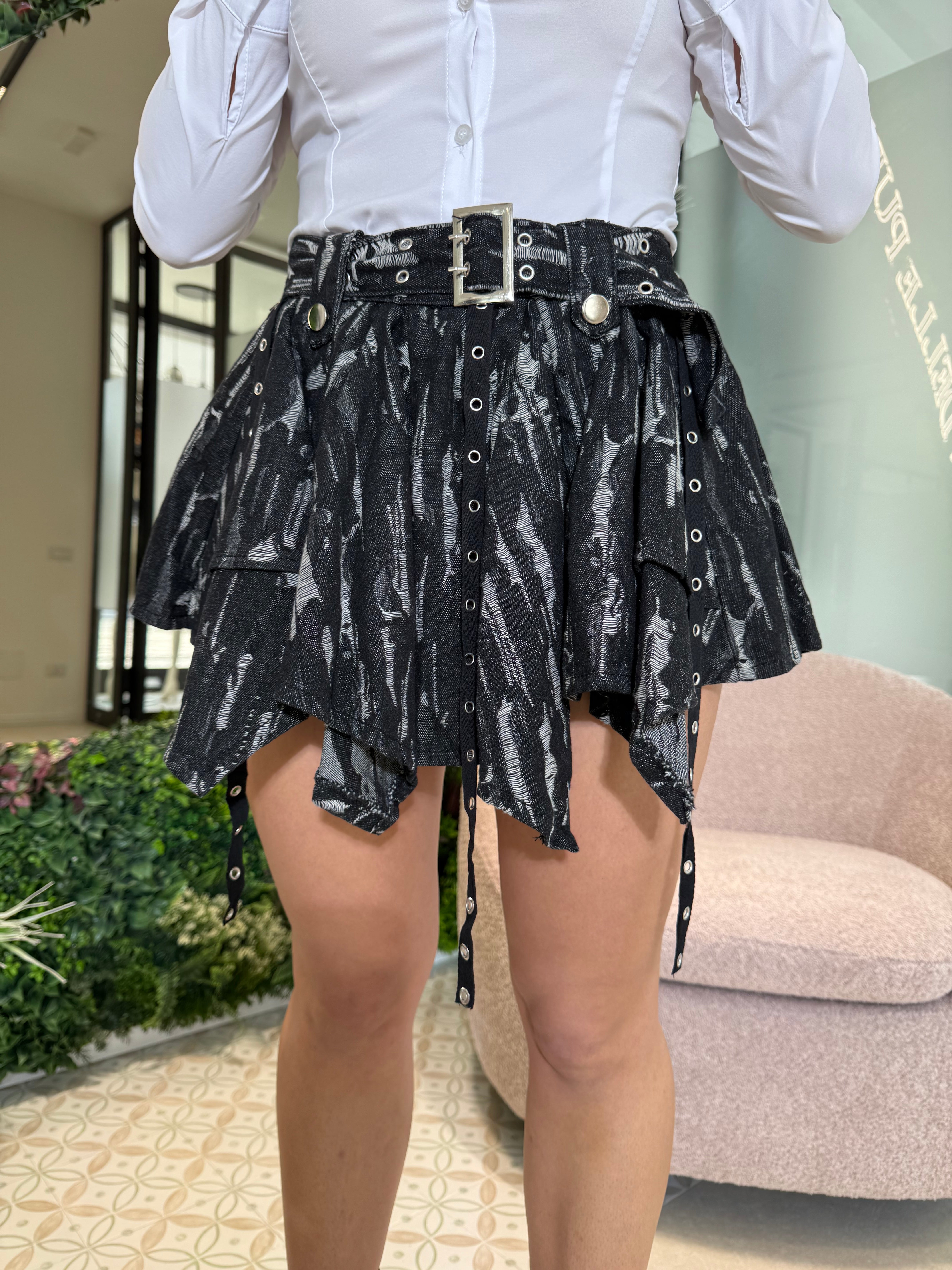 Pantagonna in denim sfrangiata