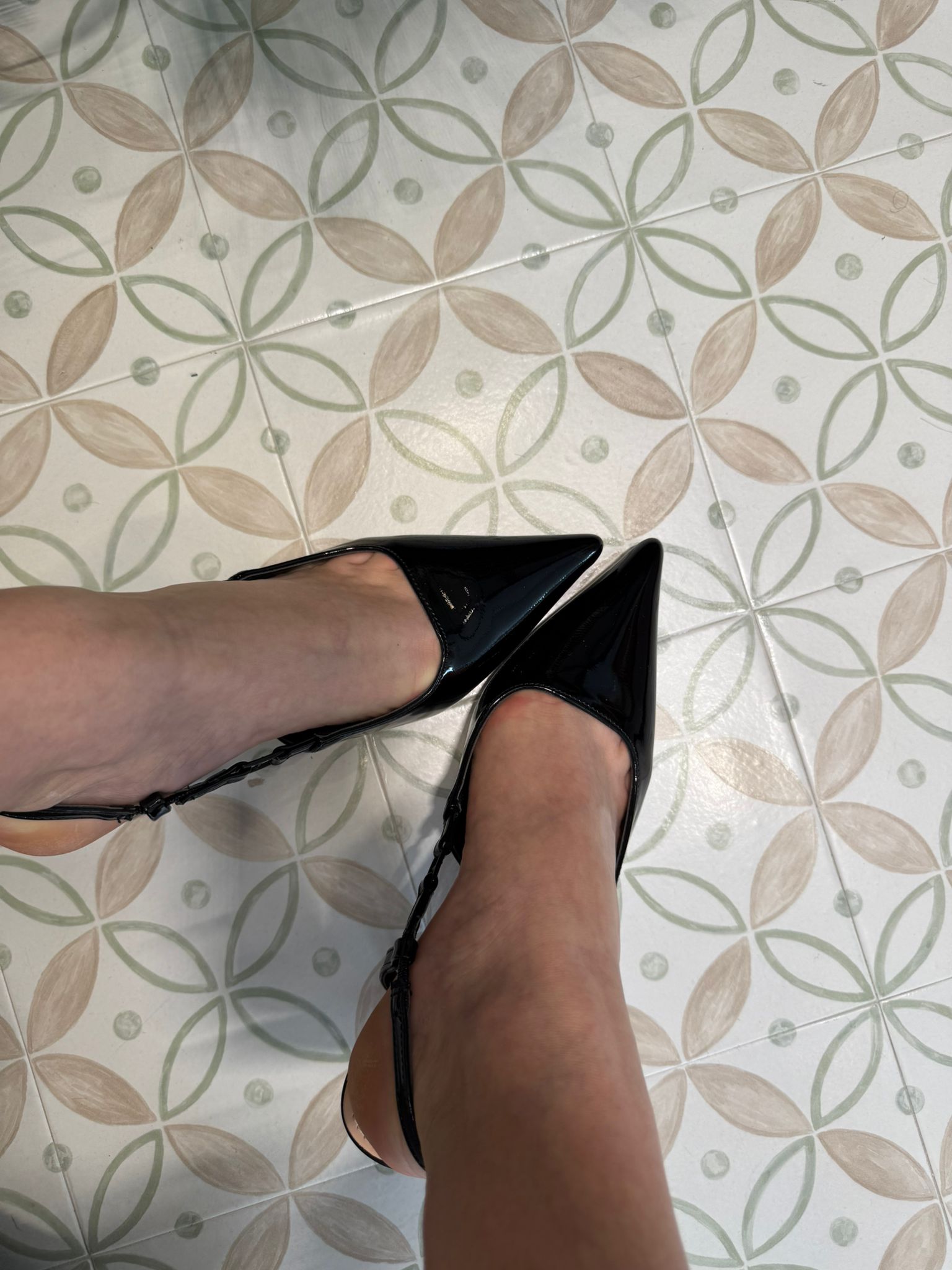 Décolleté in vernice