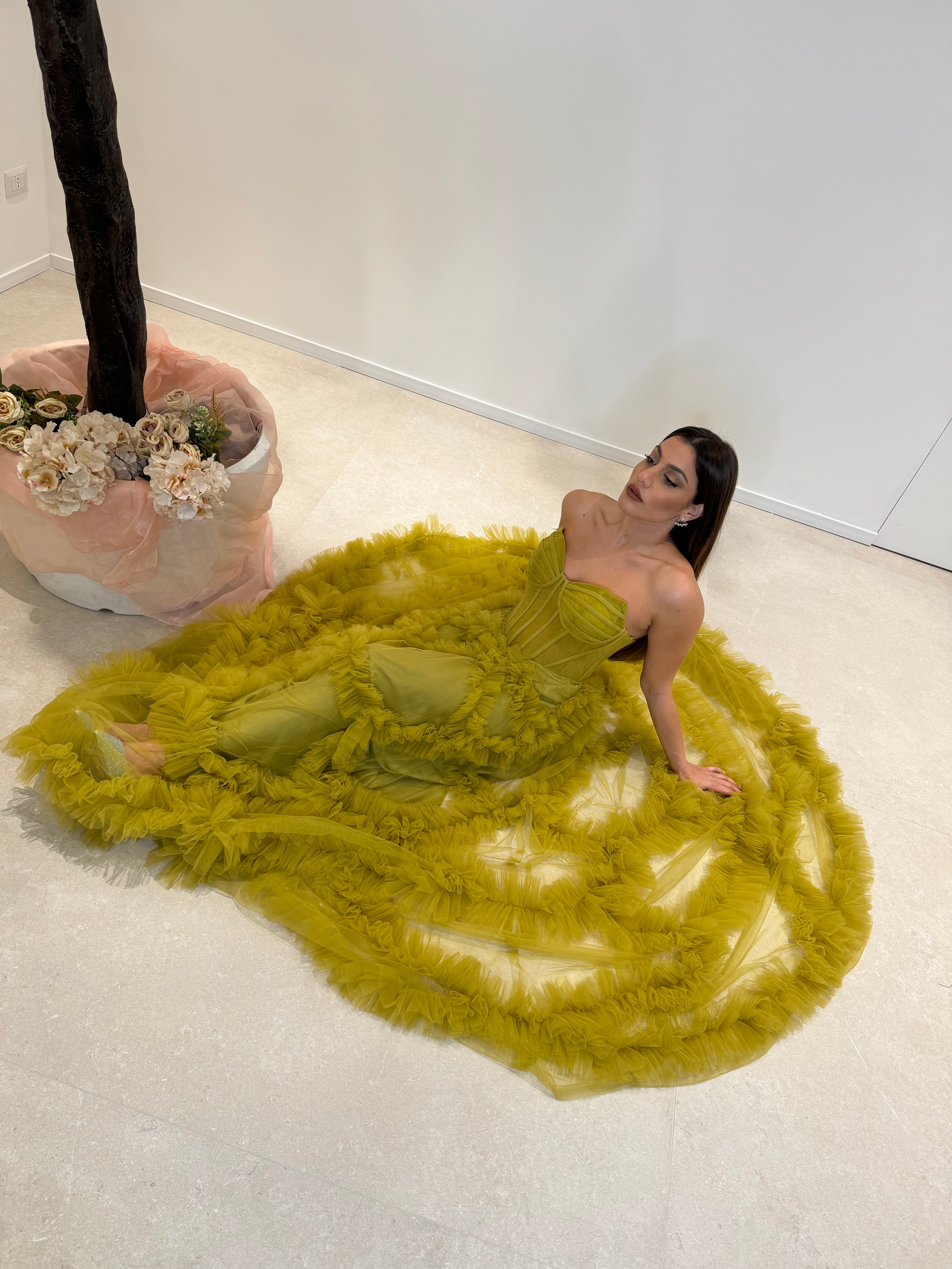 Abito lungo in tulle con corpetto