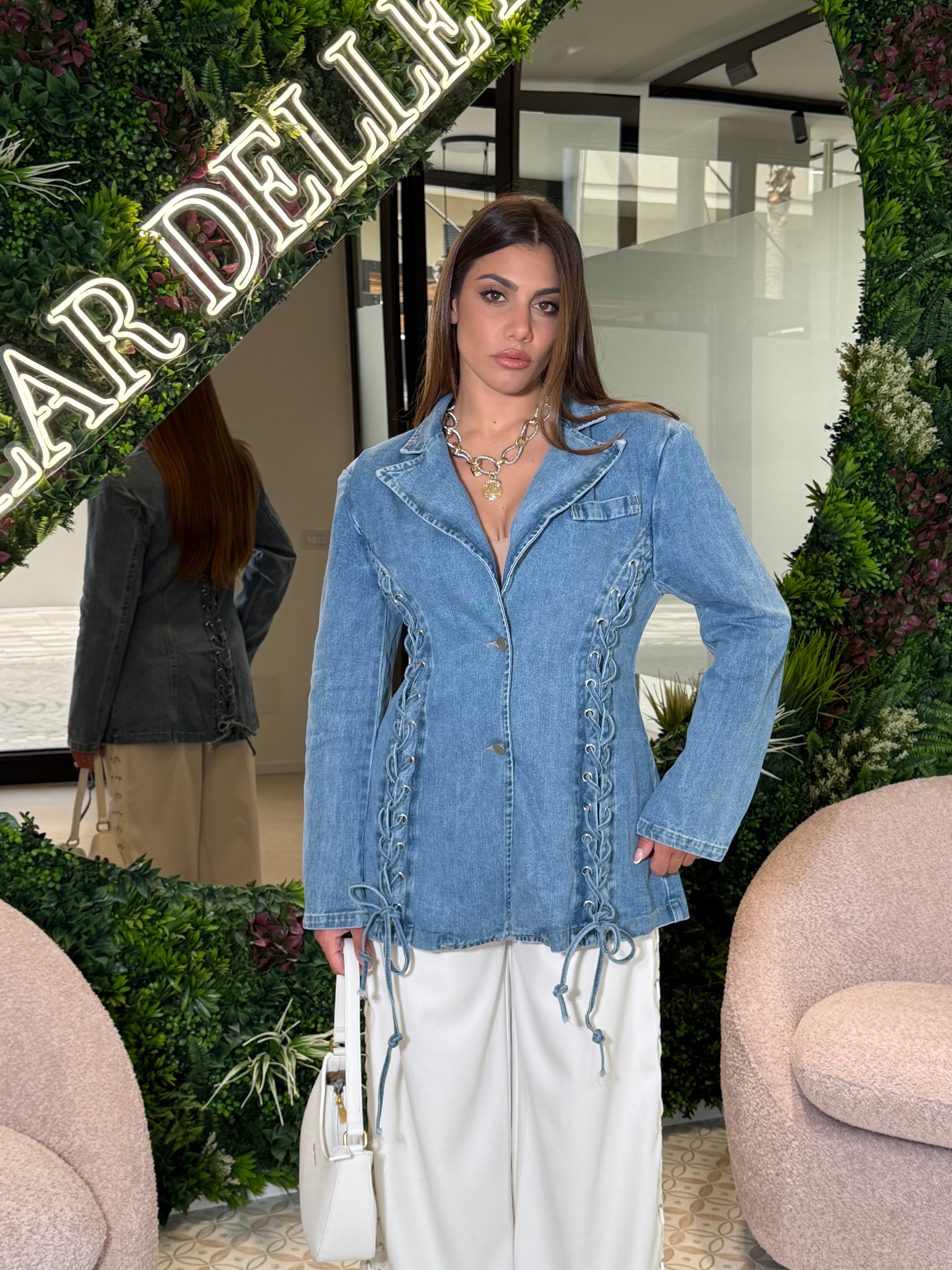 Giacca con stringhe in denim