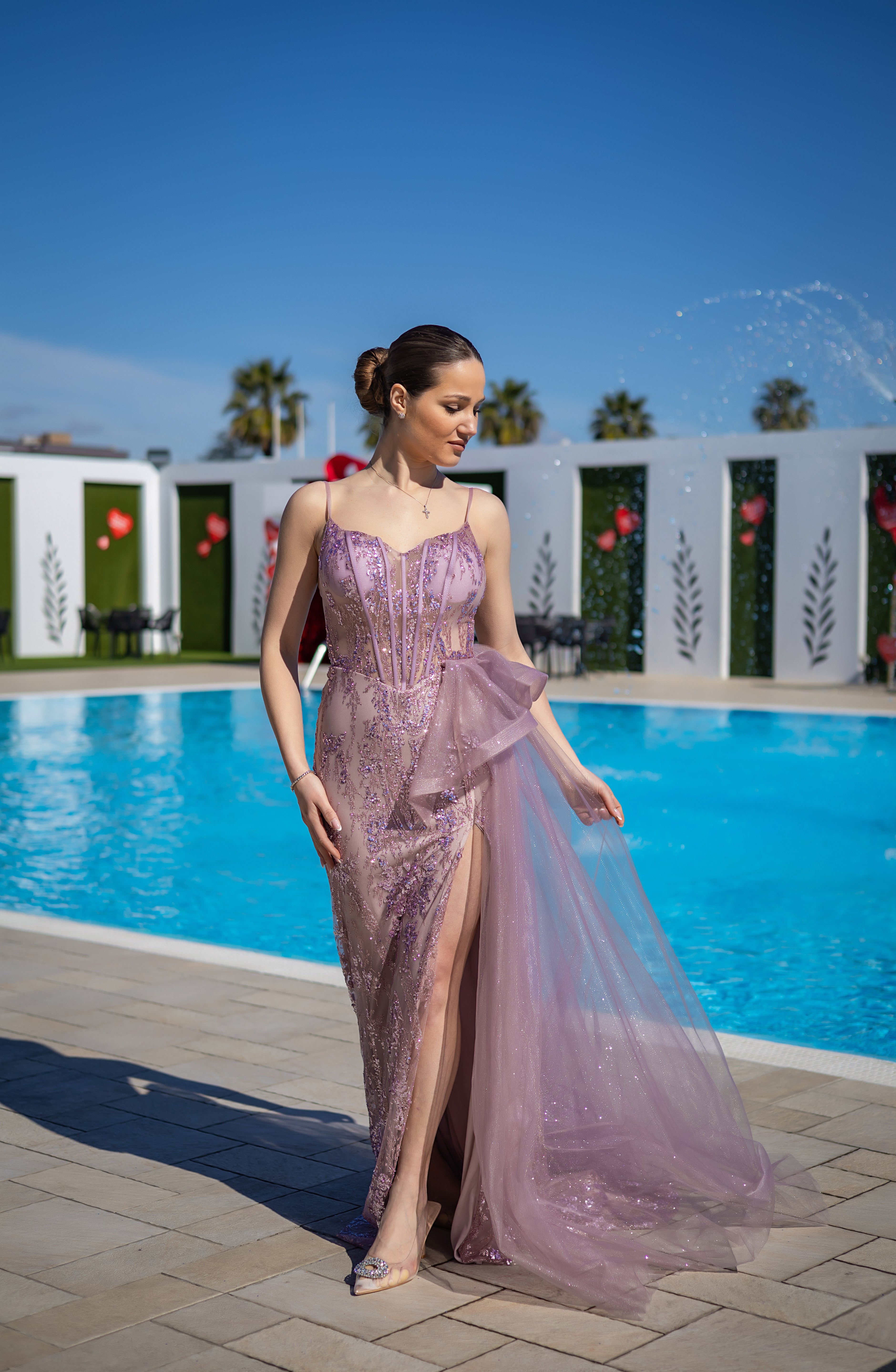 Abito a sirena con tulle laterale