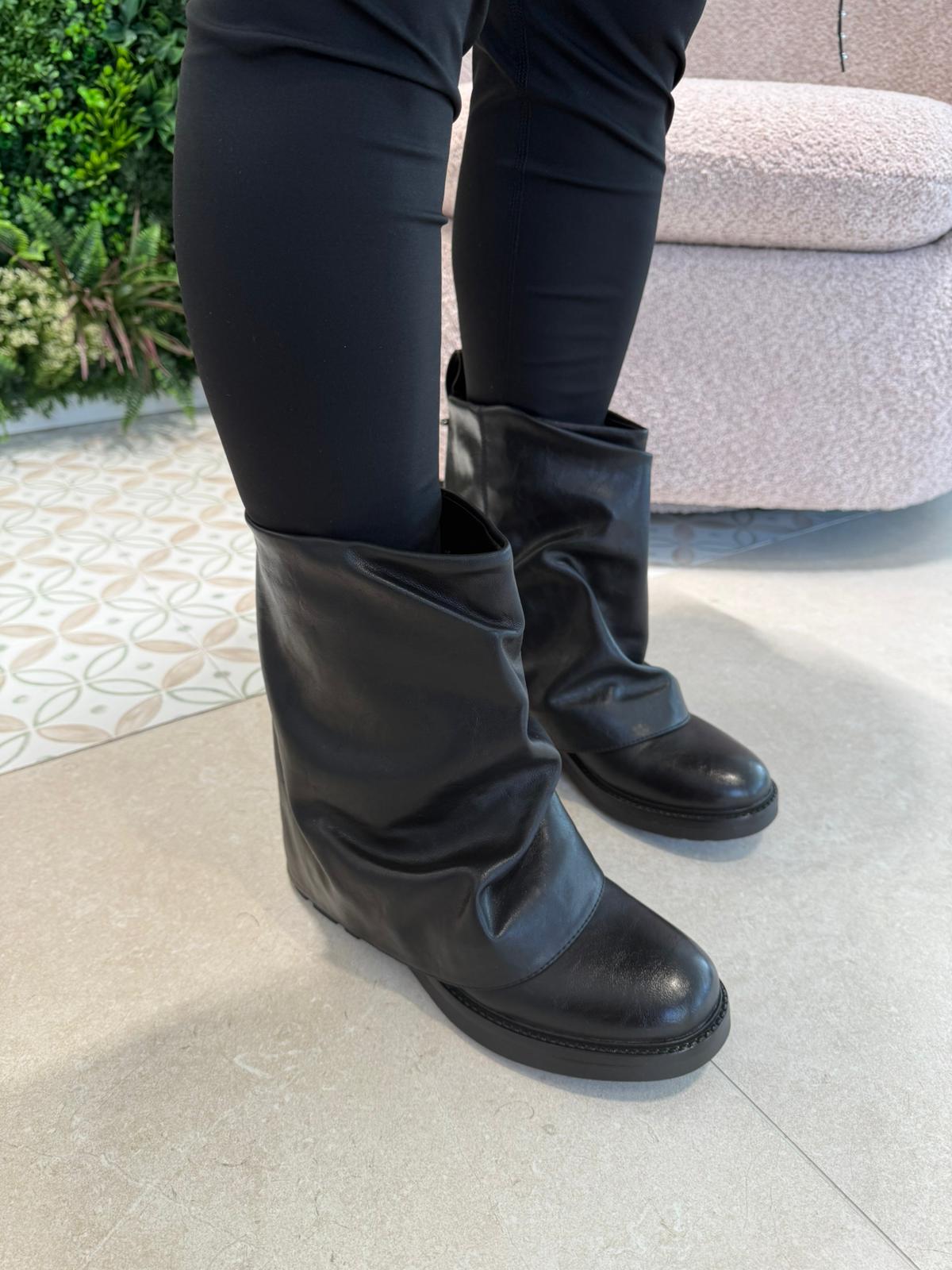 Stivali con arriccio