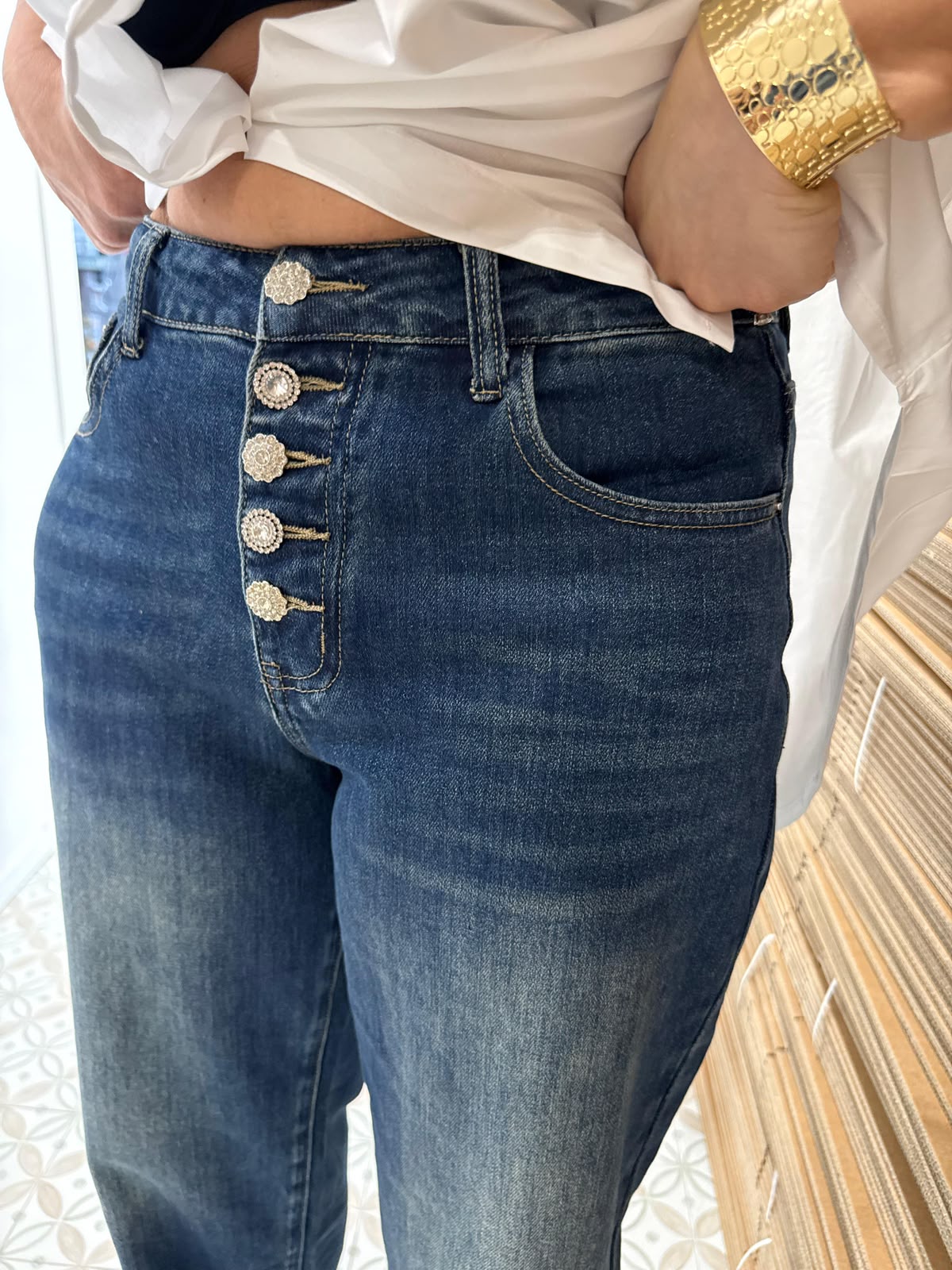 Jeans con bottoni gioiello curvy