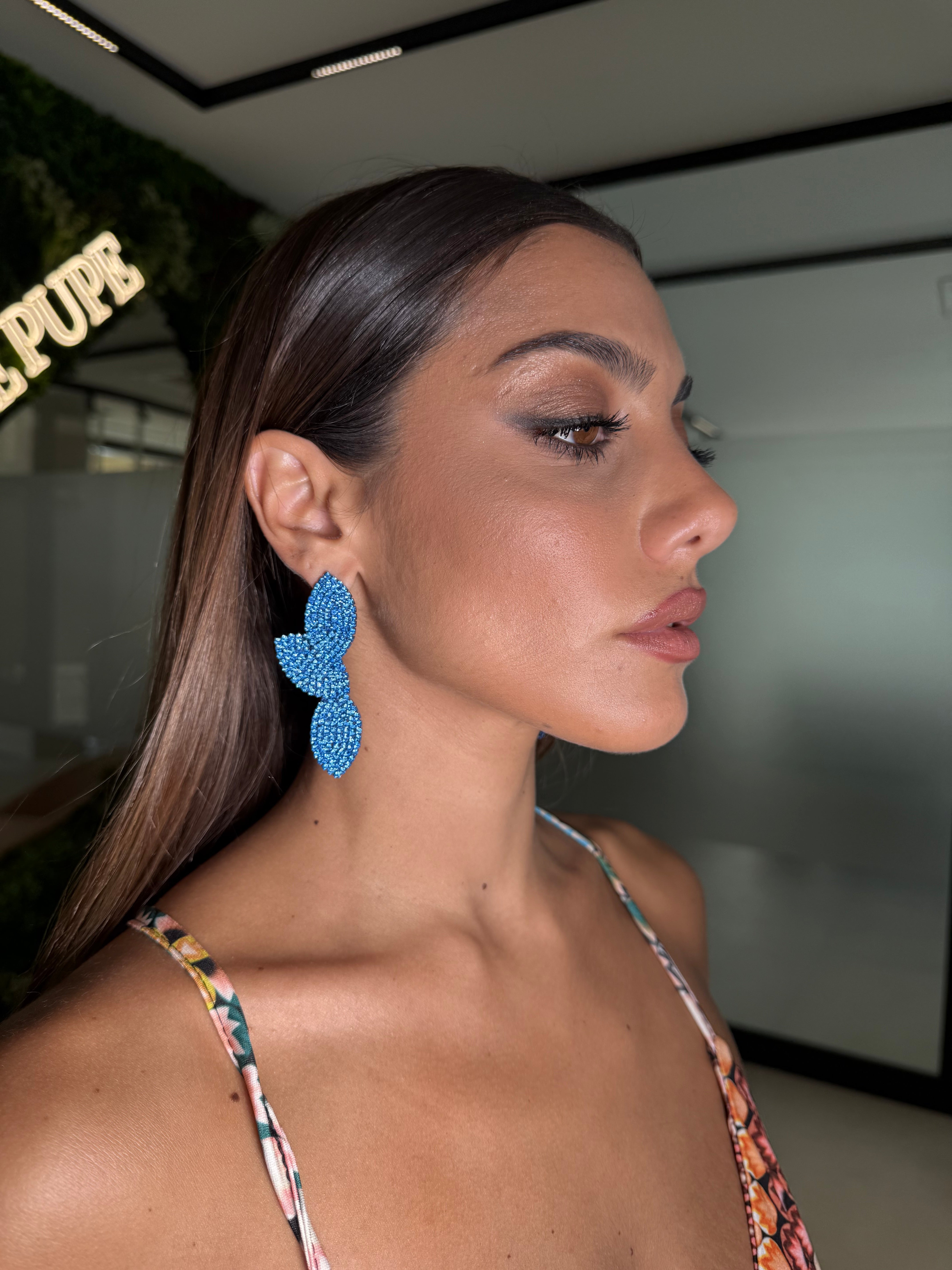 Orecchini foglia strass