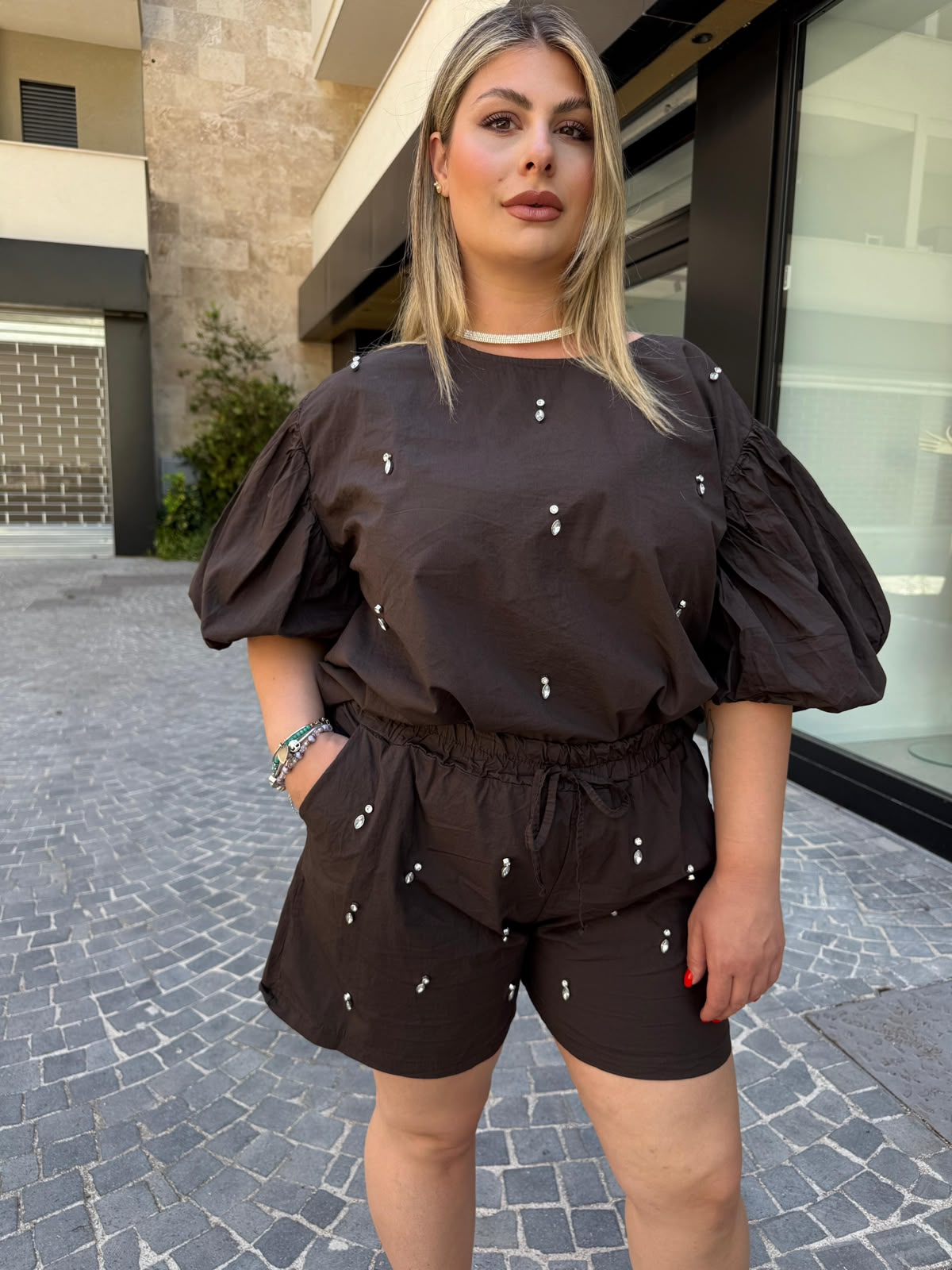 Cordset curvy con dettagli gioiello