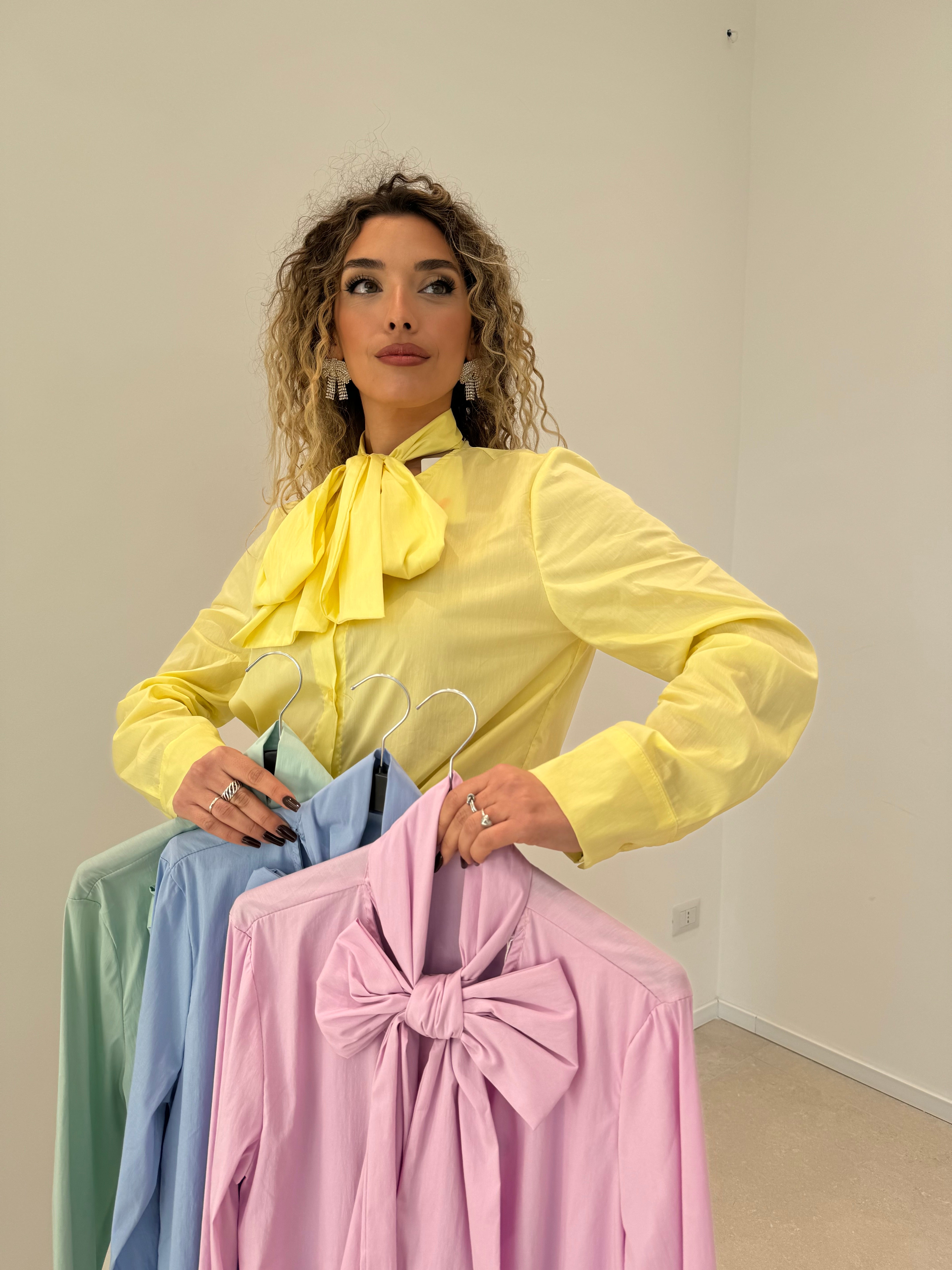 Camicia con fiocco