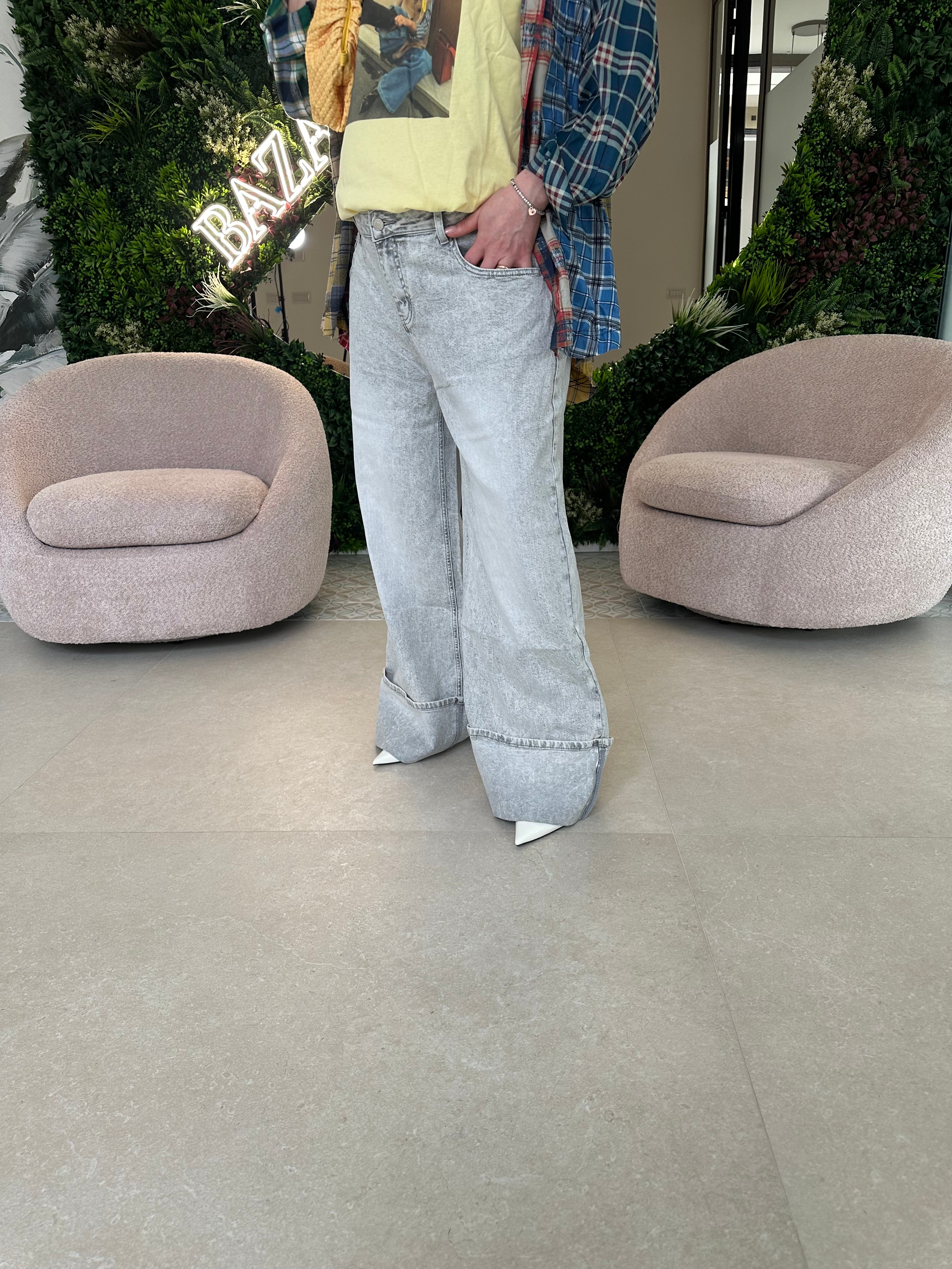 Jeans palazzo con piegone grey