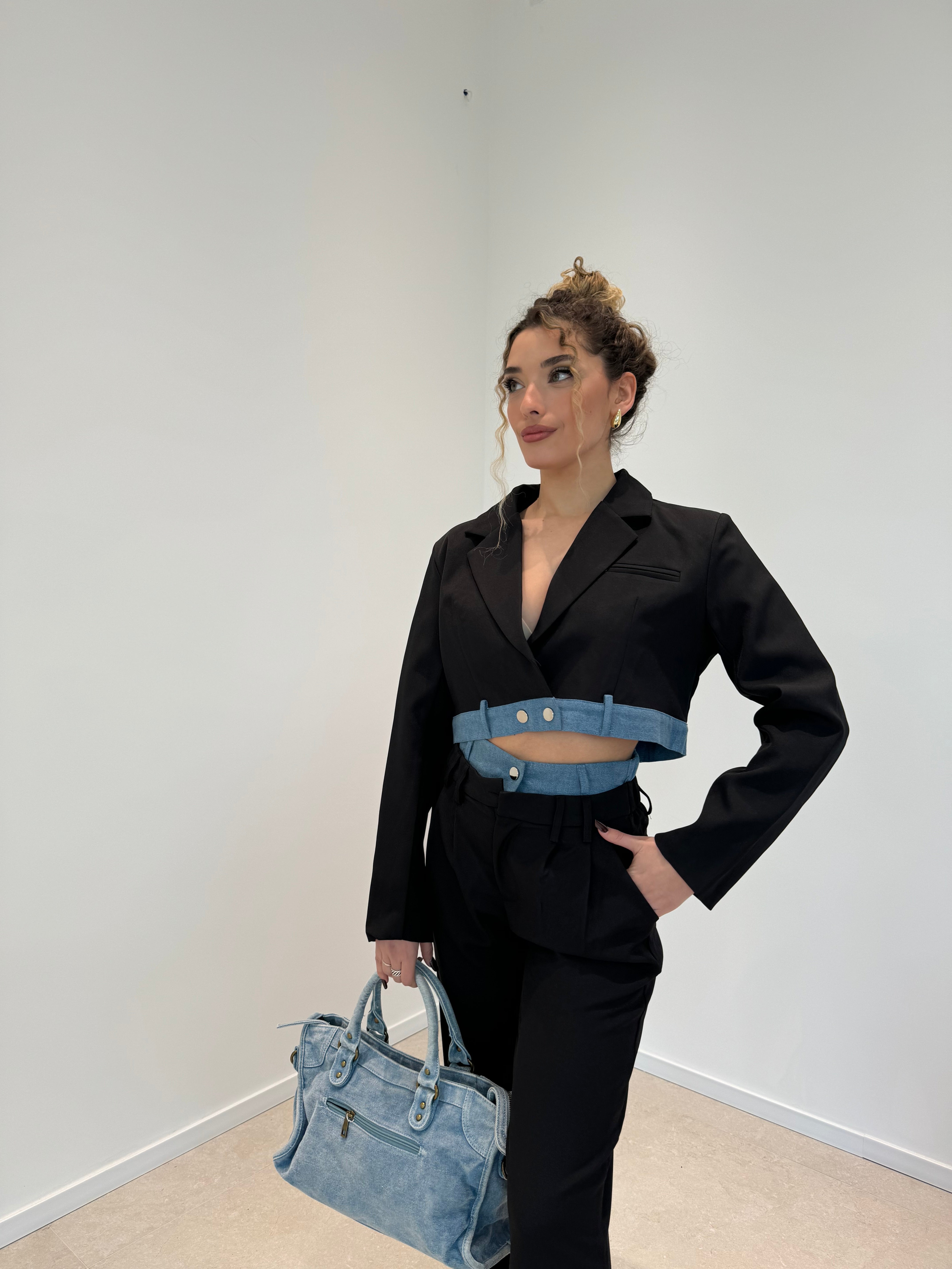 Tailleur con dettagli denim