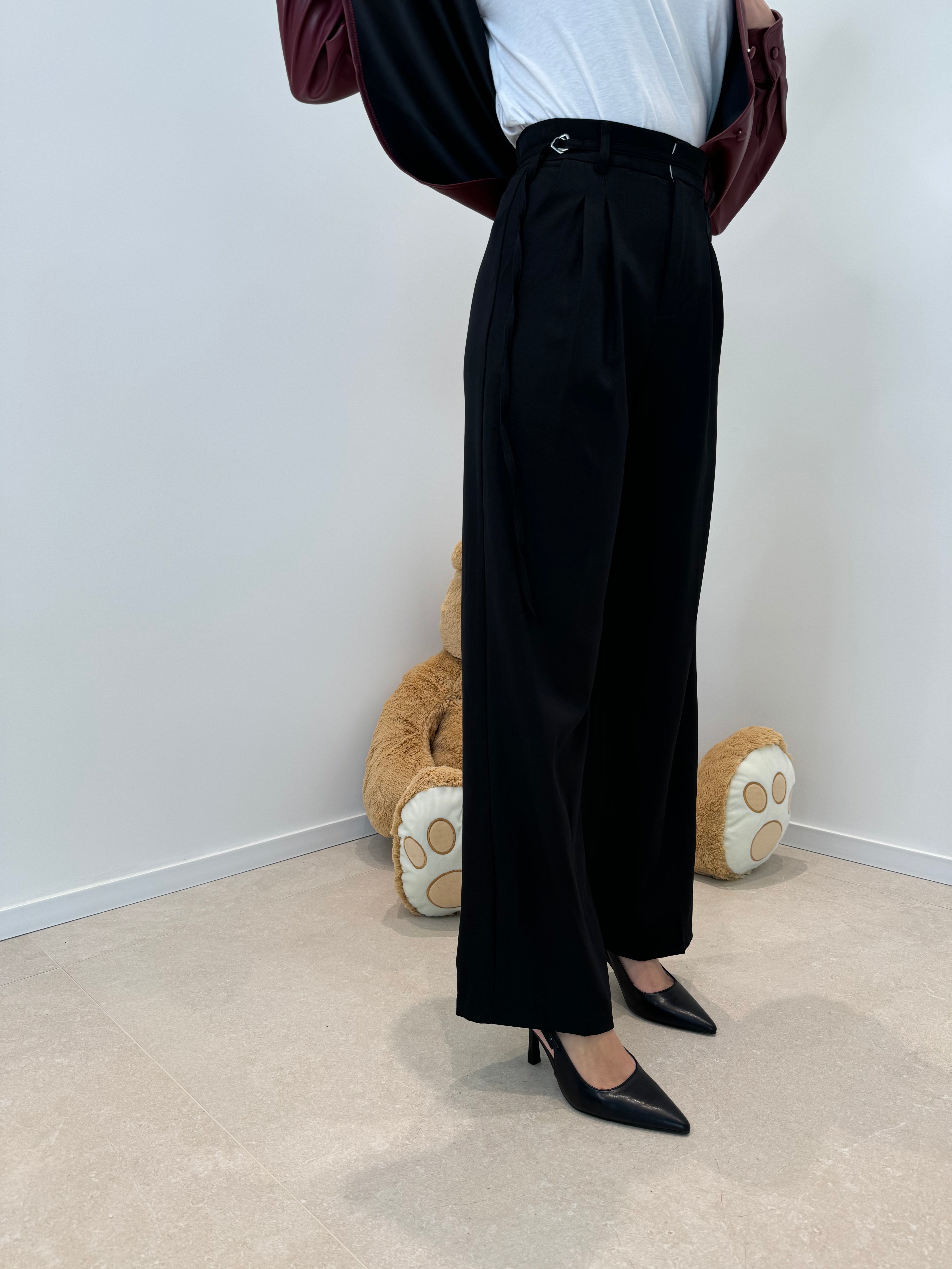 Pantalone palazzo con mini cinturino