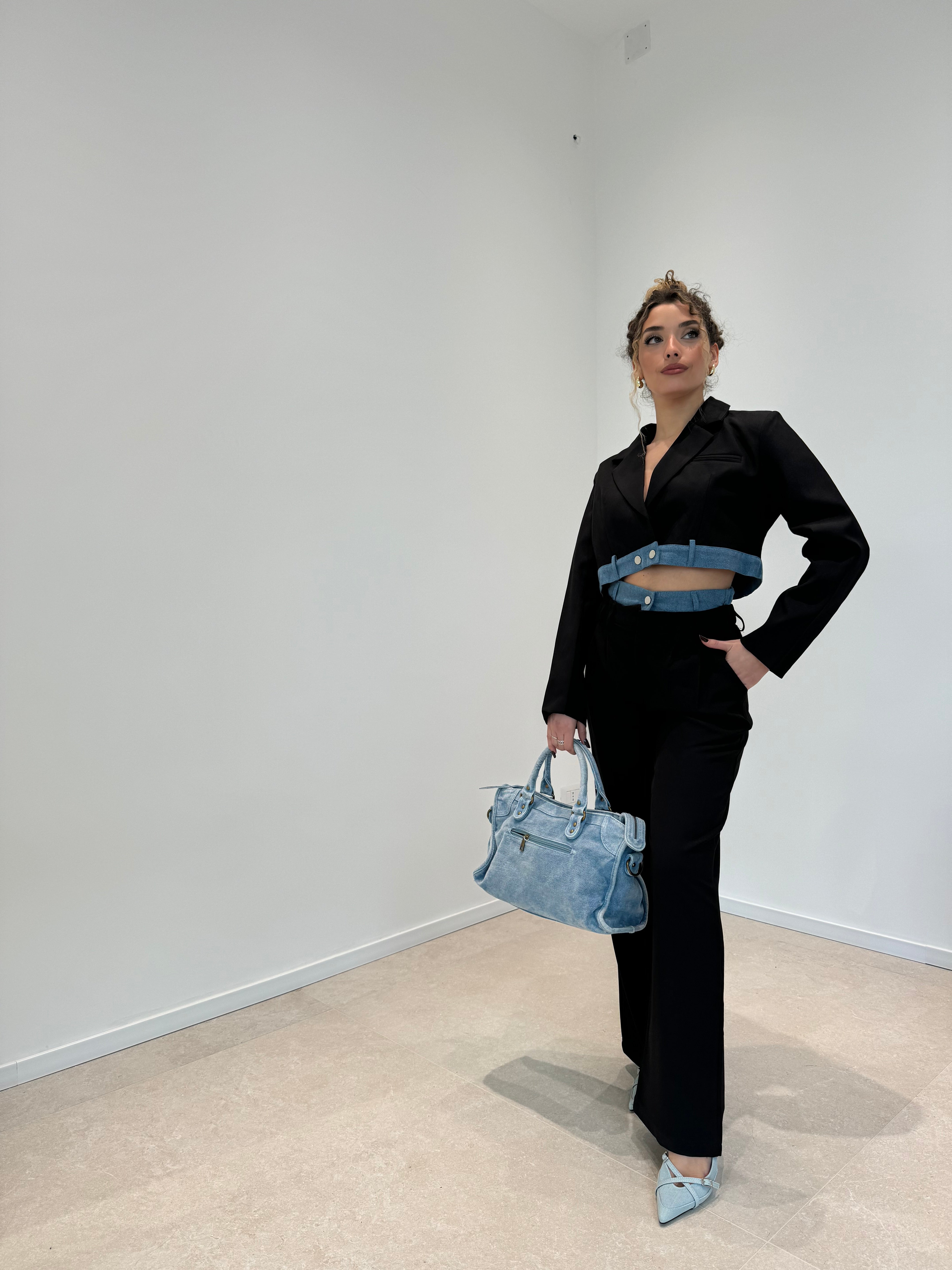 Tailleur con dettagli denim