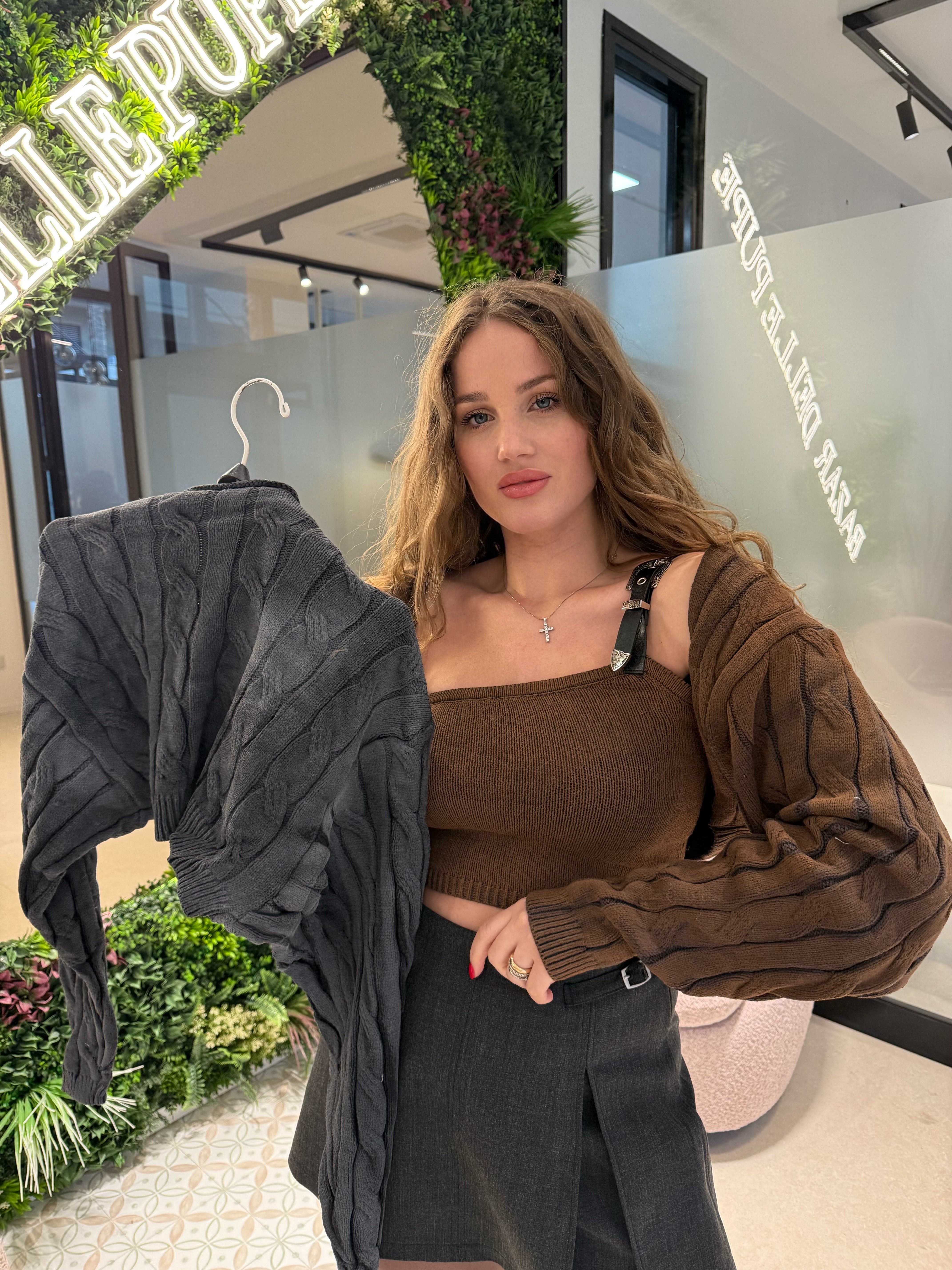 Pull crop con coprispalle