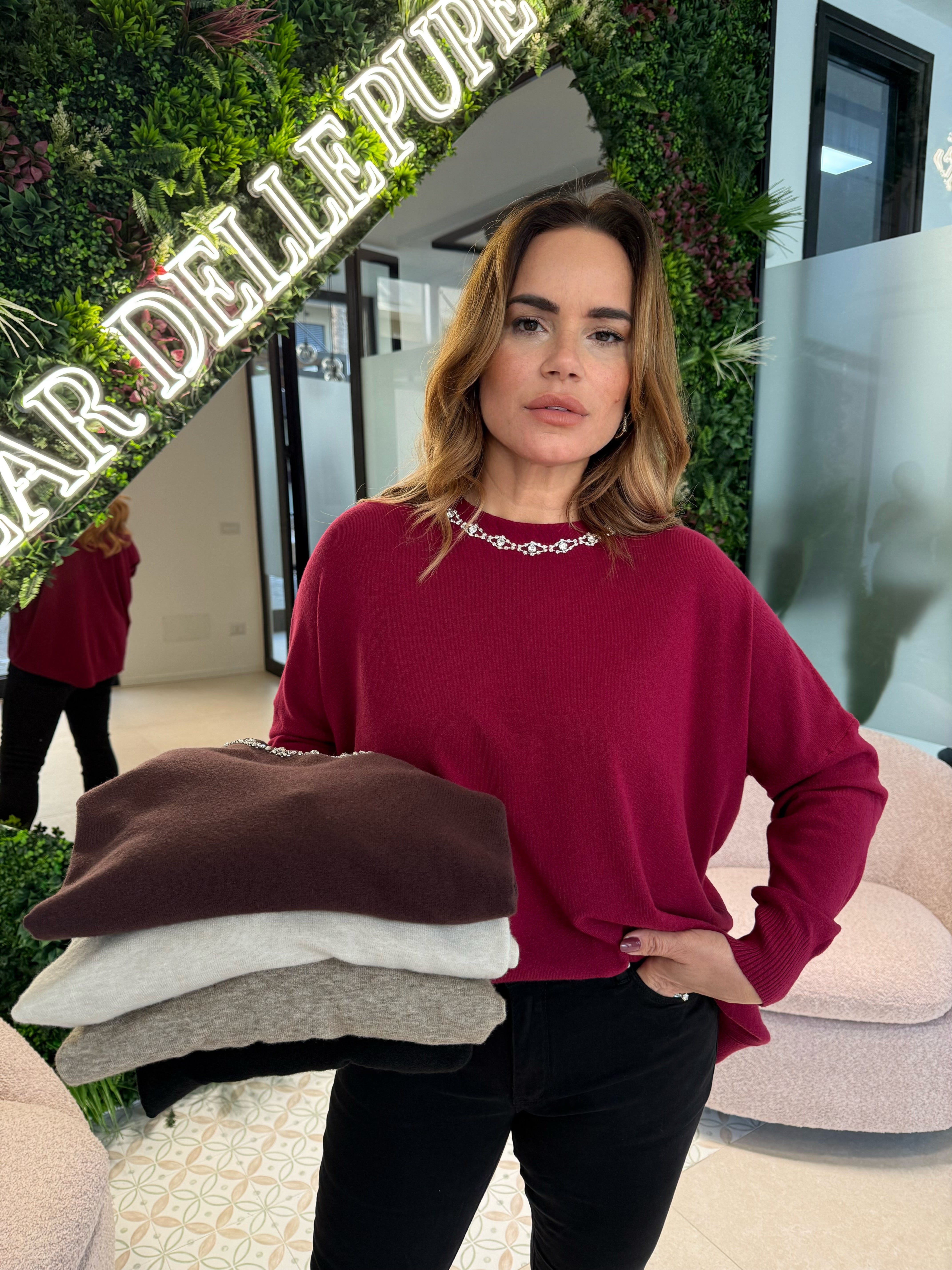 Pull con collana strass