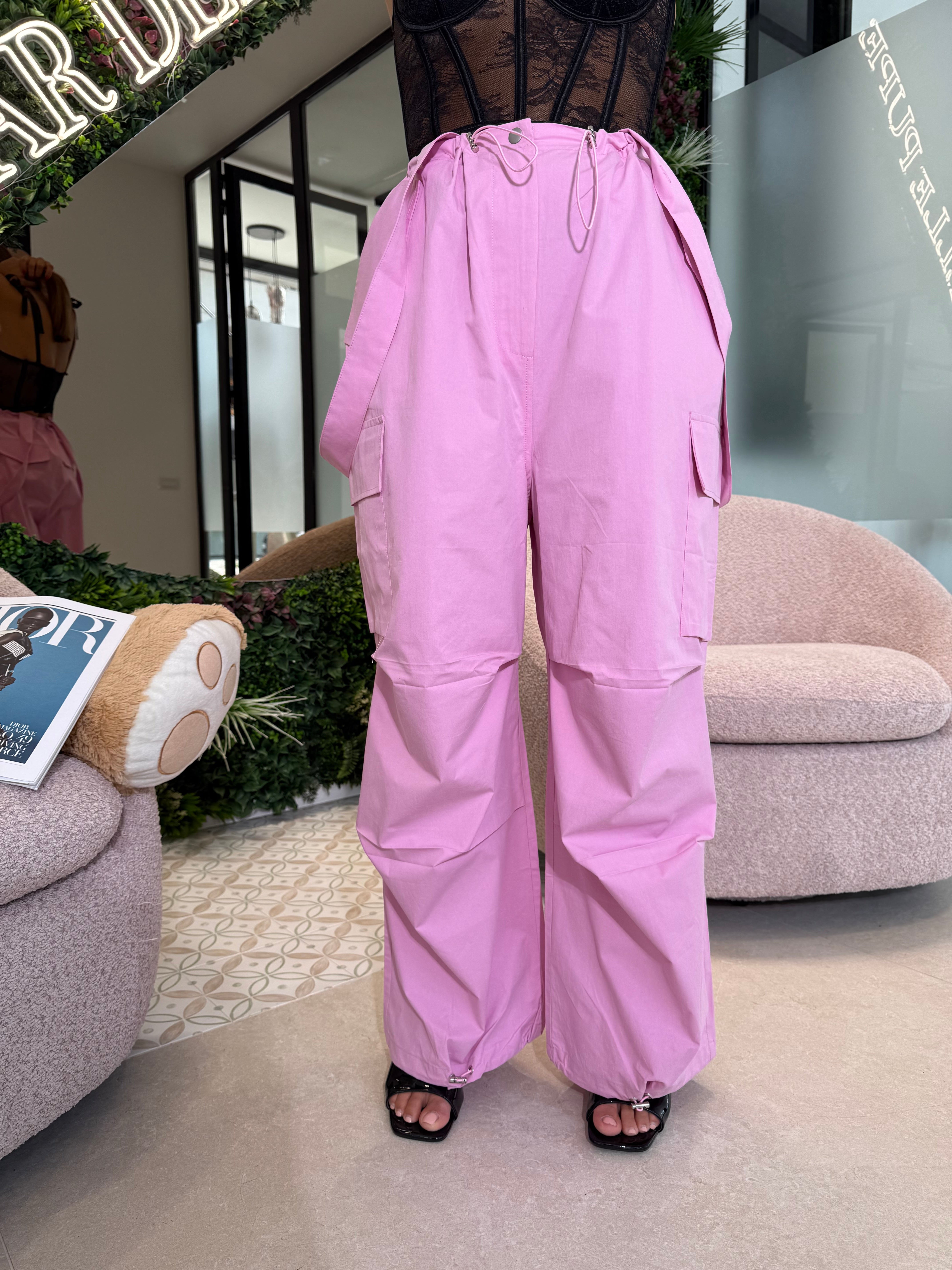 Pantalone cargo con bretelle