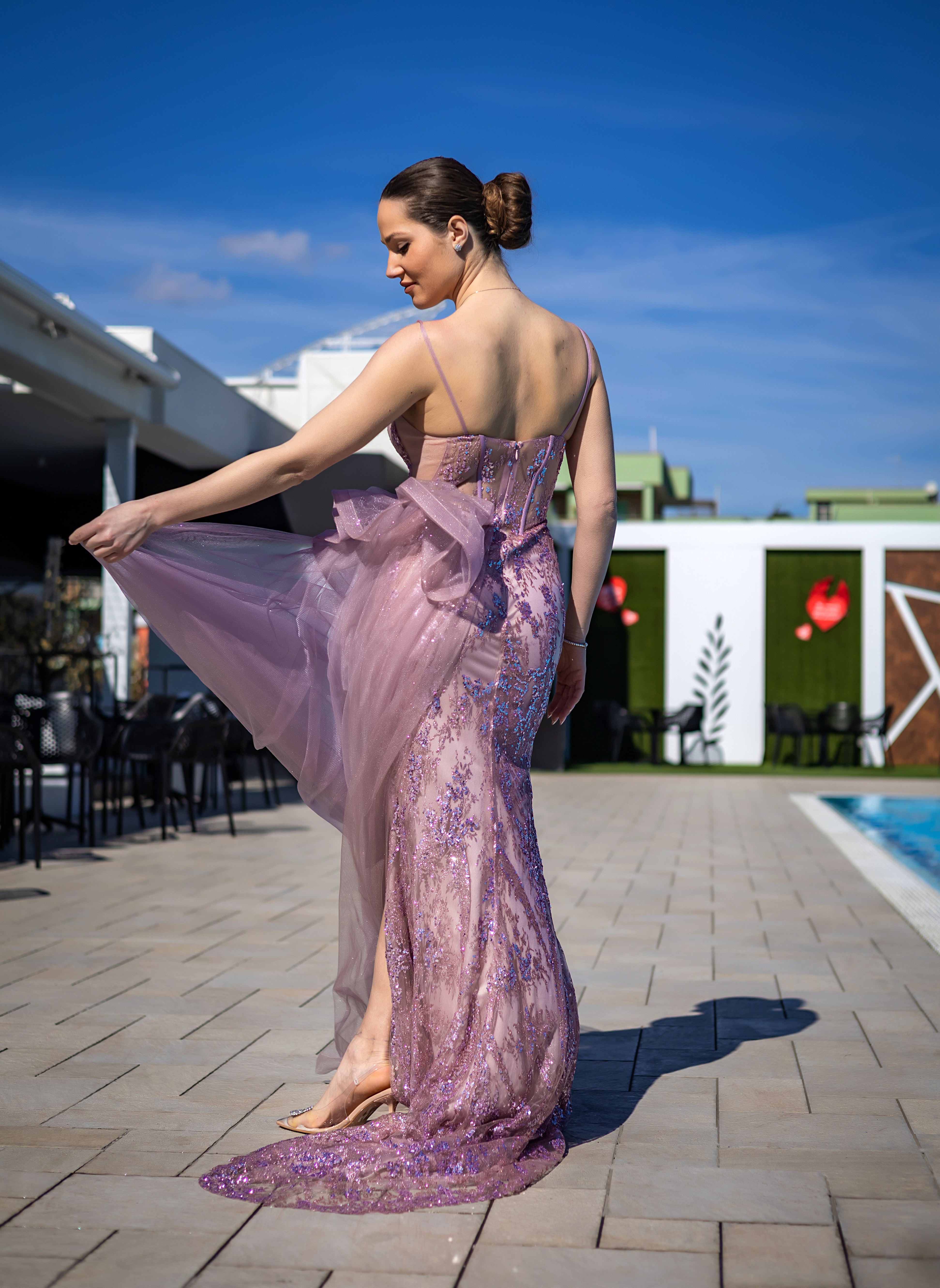 Abito a sirena con tulle laterale