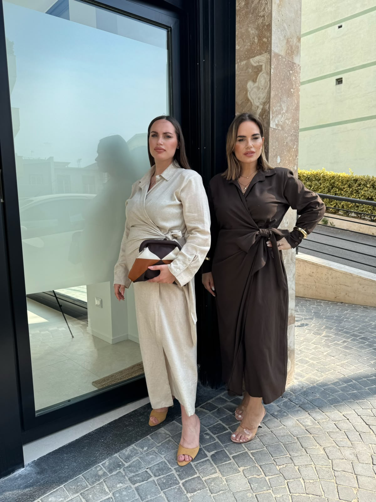Abito portafoglio in lino curvy