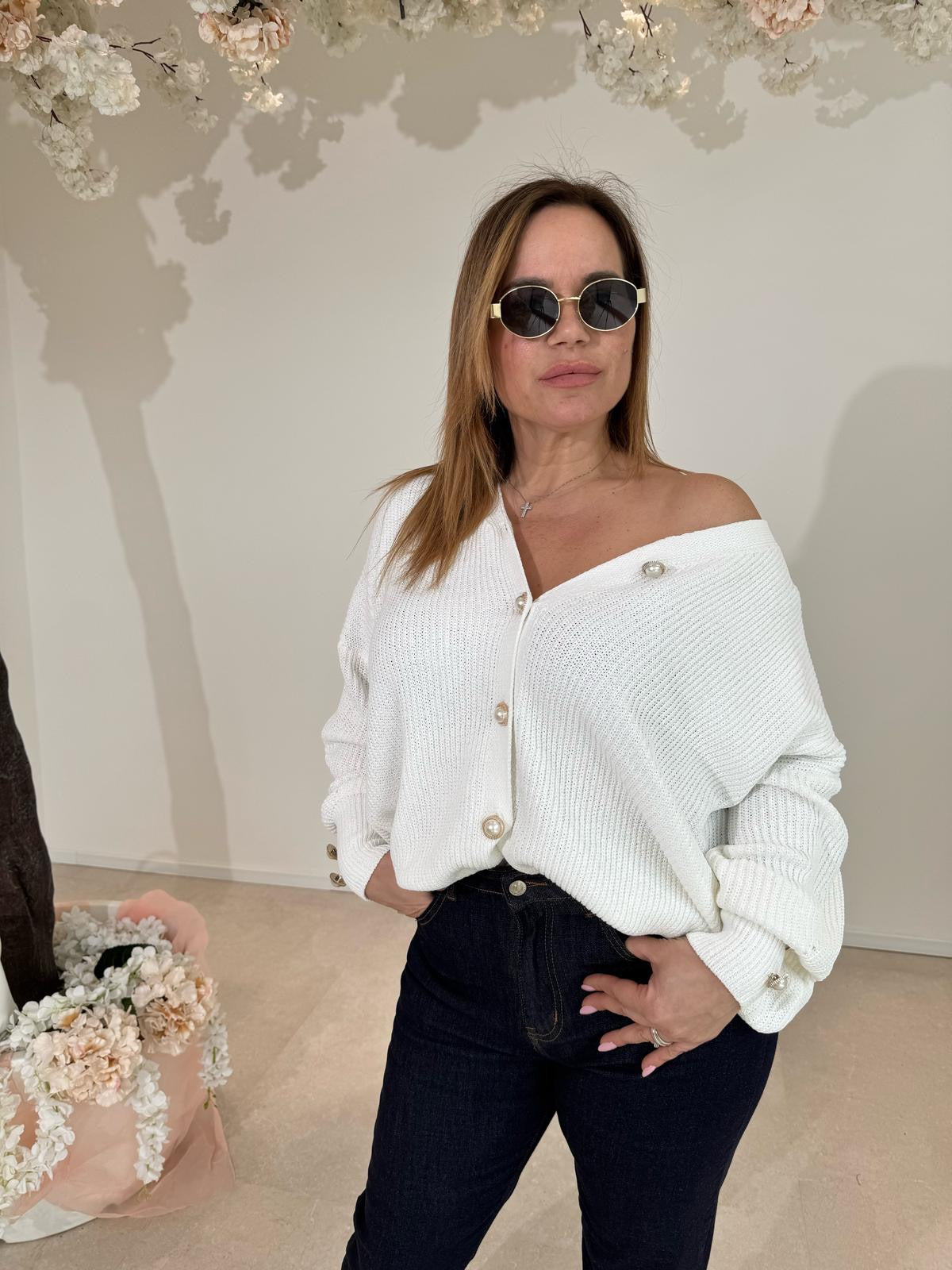 Cardigan con bottoni perle e oro
