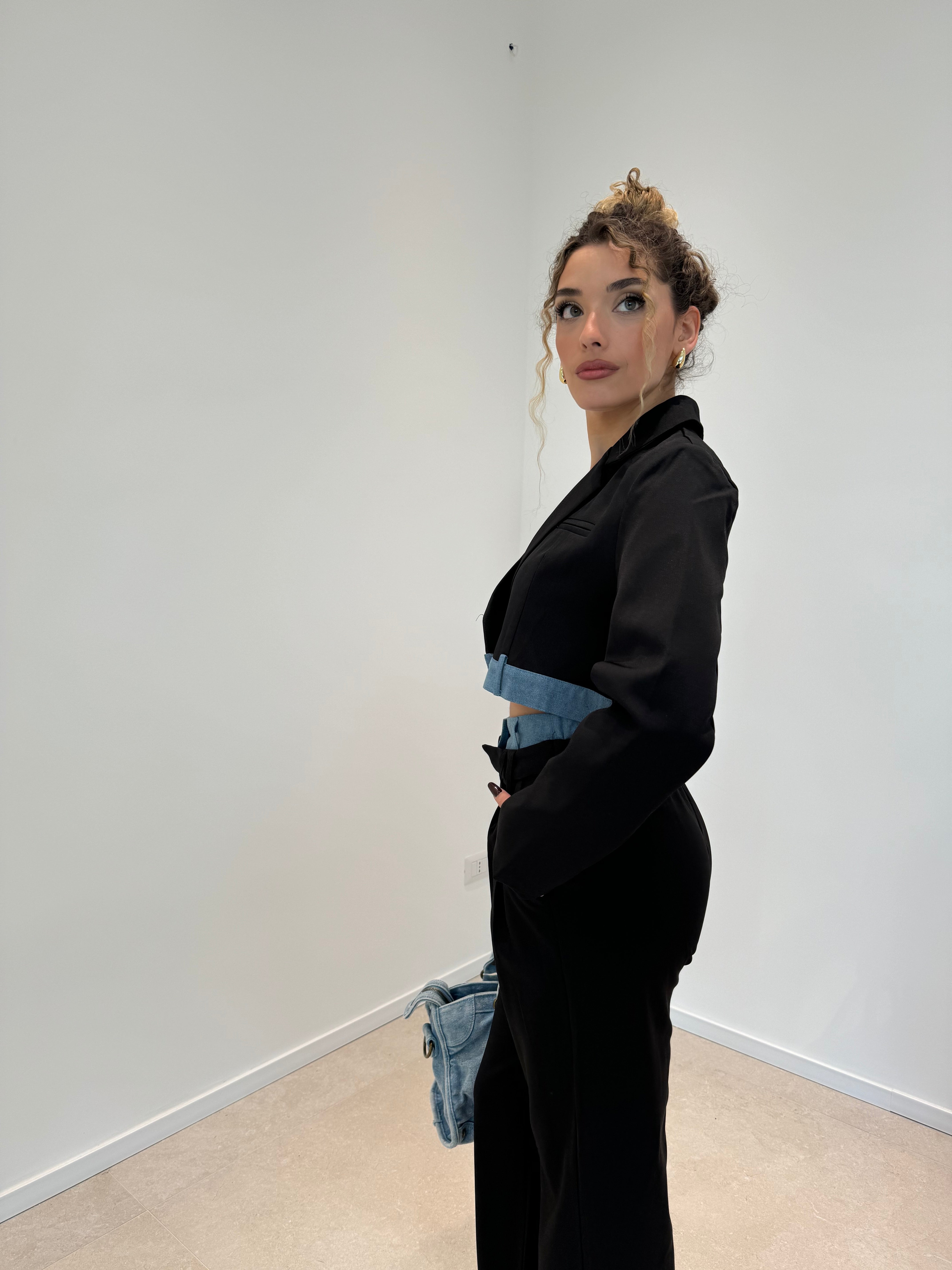 Tailleur con dettagli denim