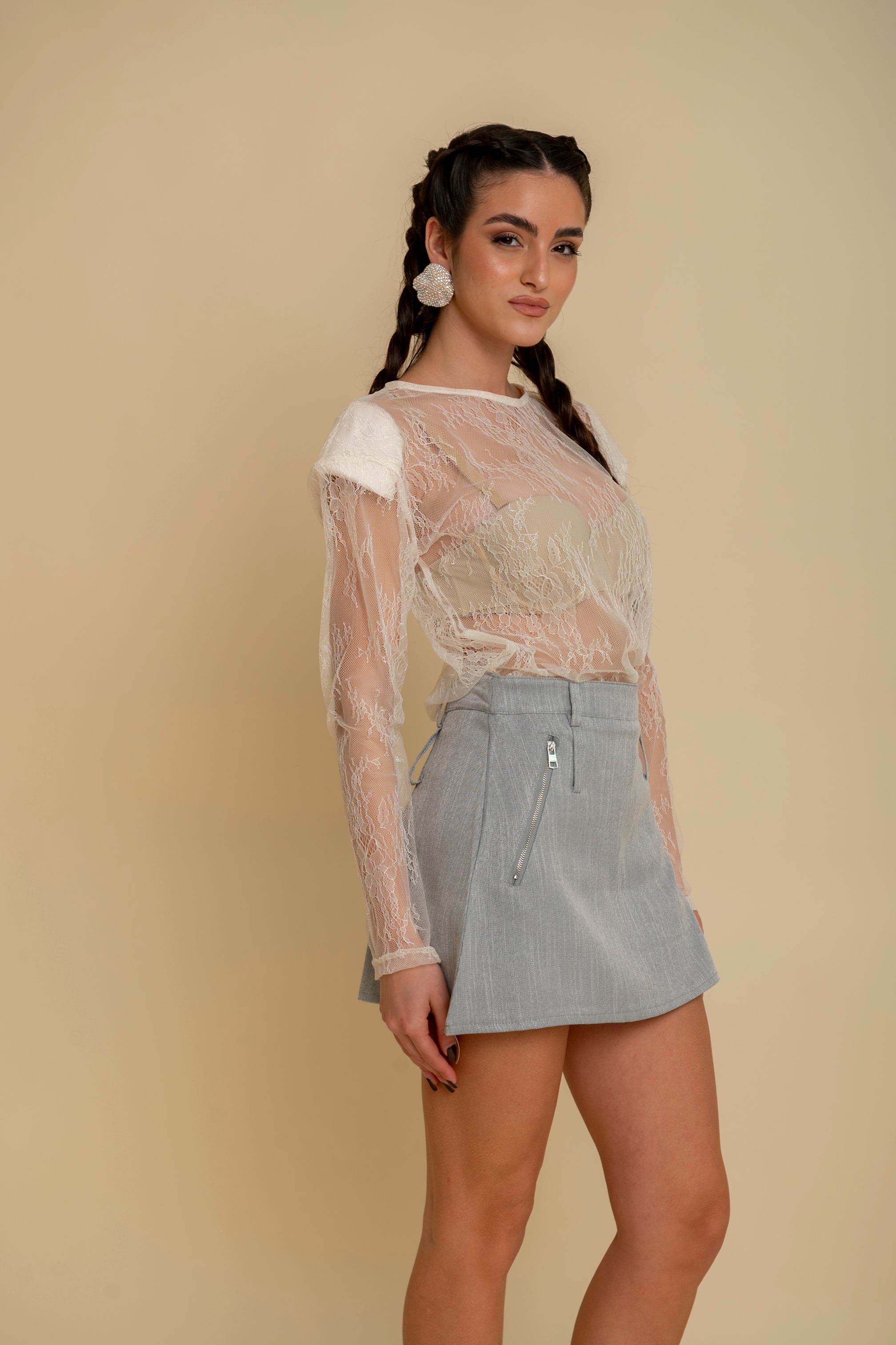 Maglia in pizzo con spalline