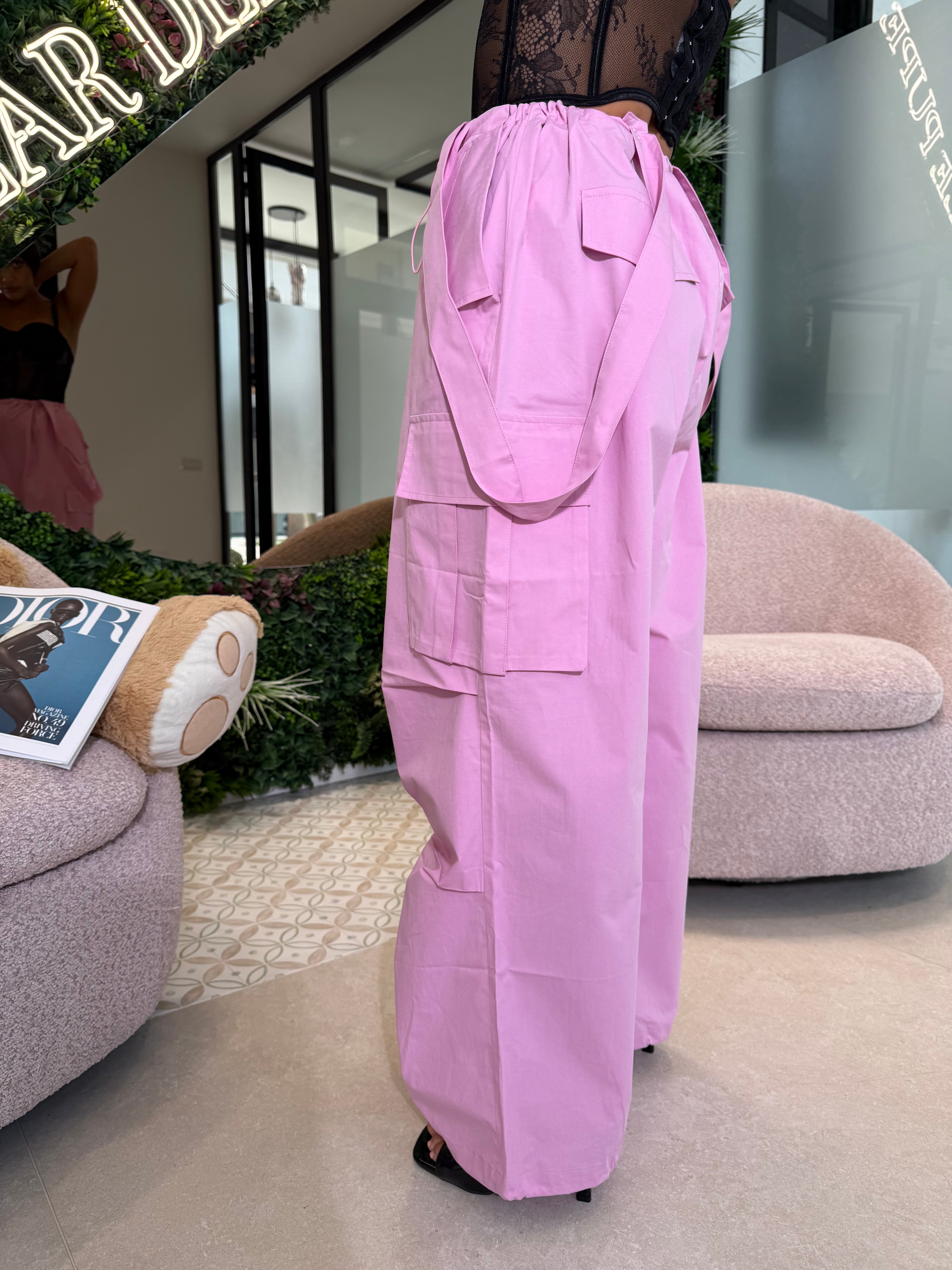 Pantalone cargo con bretelle
