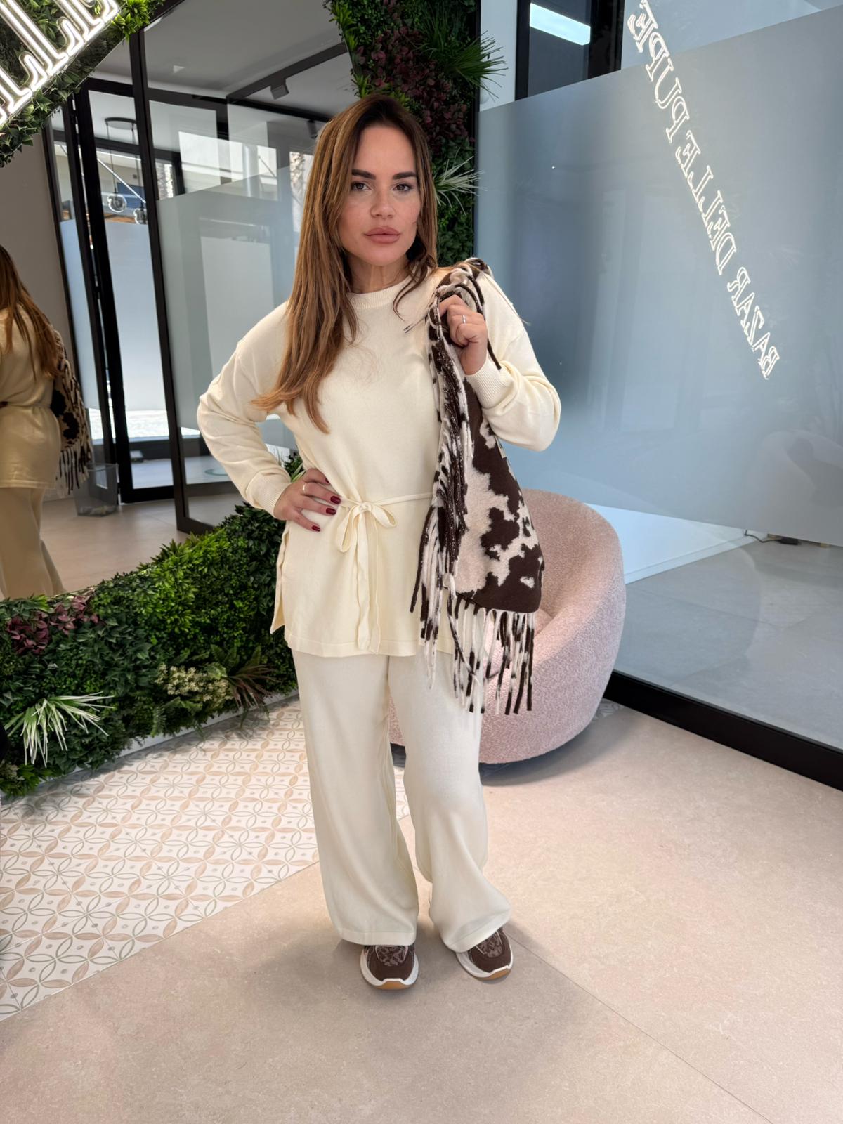 Cordset in lana con cintura