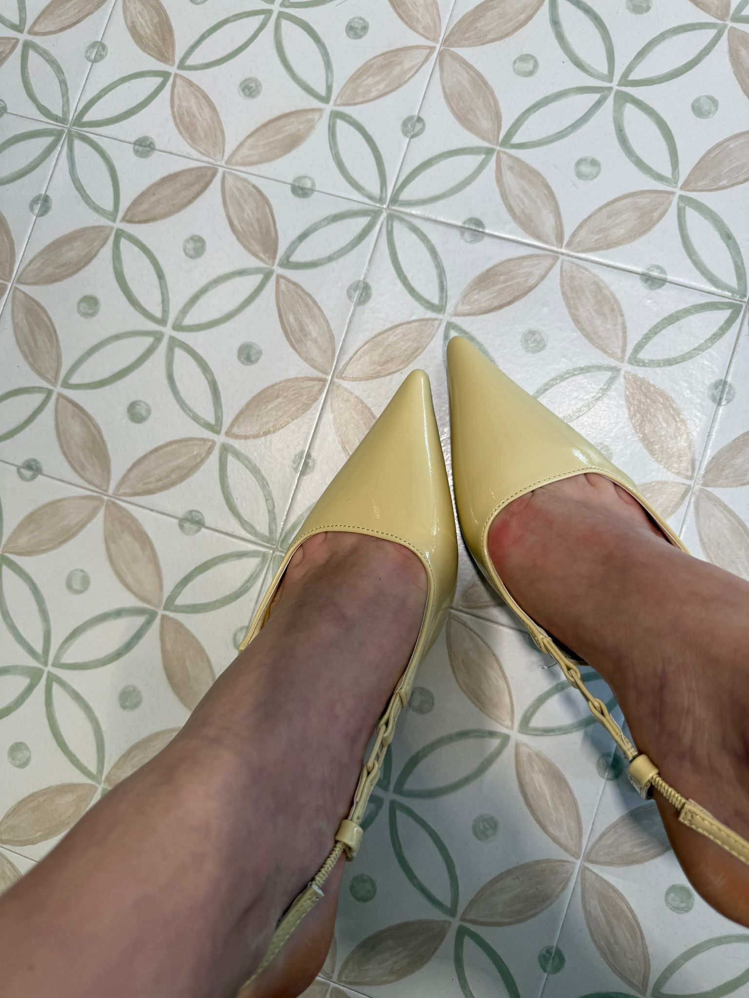 Décolleté in vernice