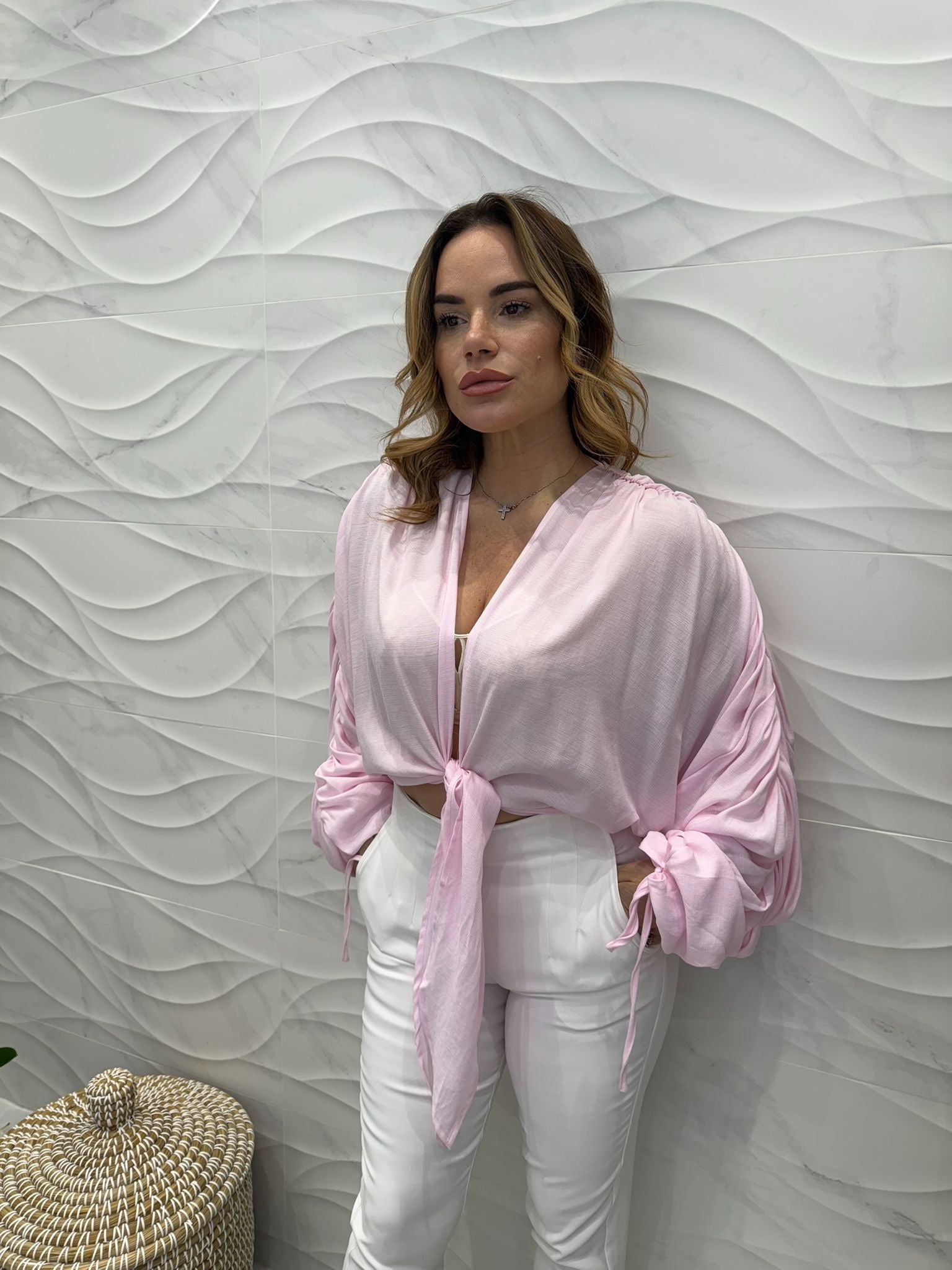 Camicia con drappeggio sulle maniche